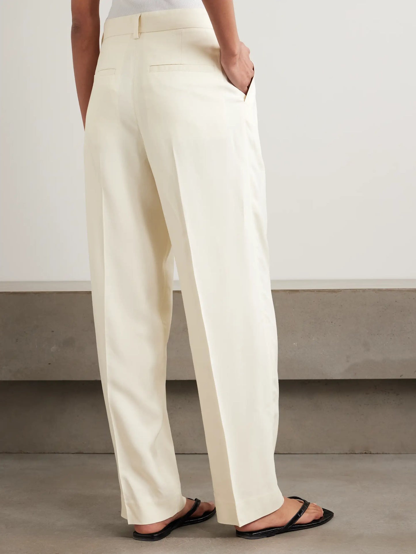 Garderob Pleated Woven Tapered Pants
