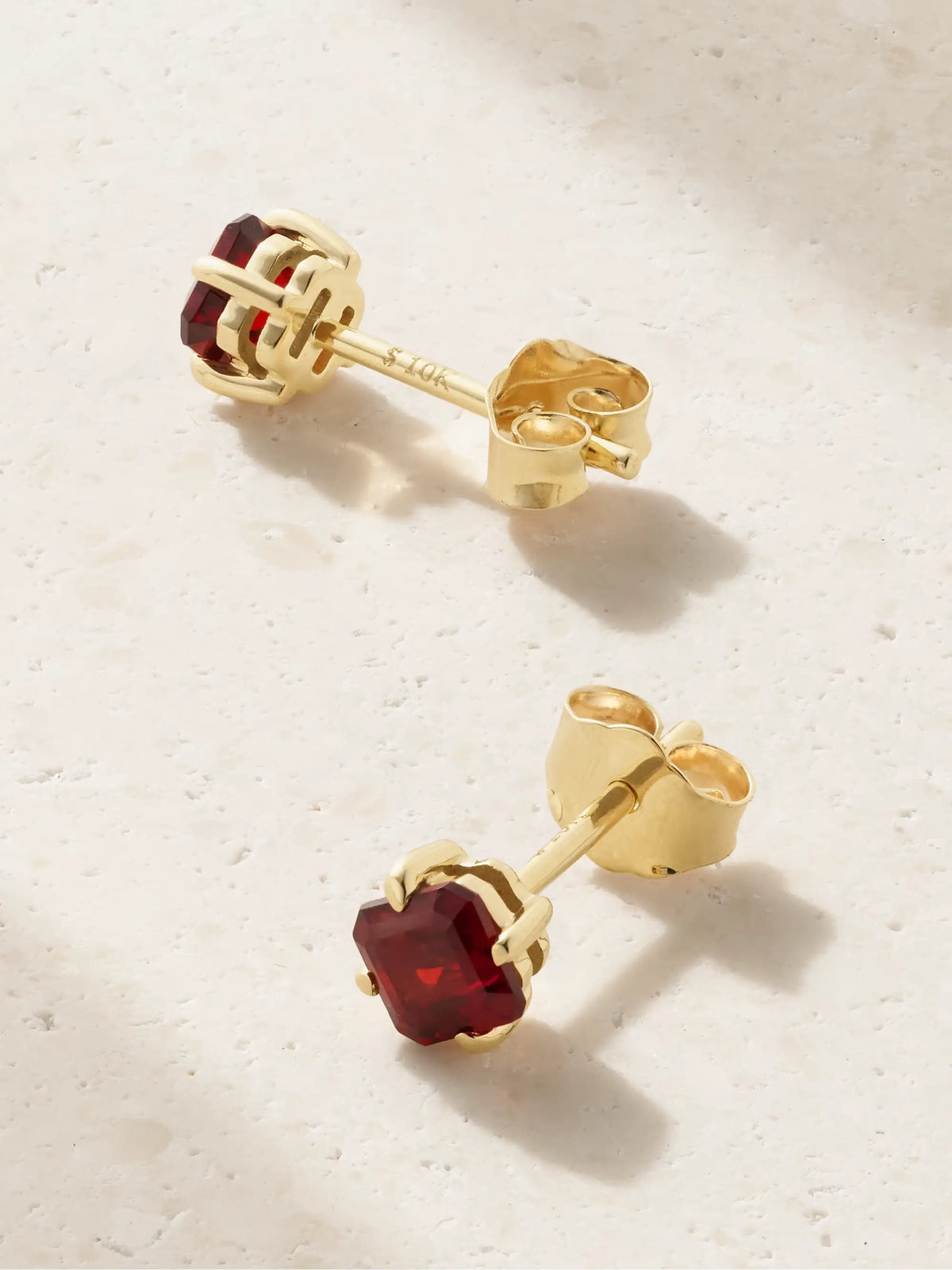 10-karat Gold Garnet Earrings
