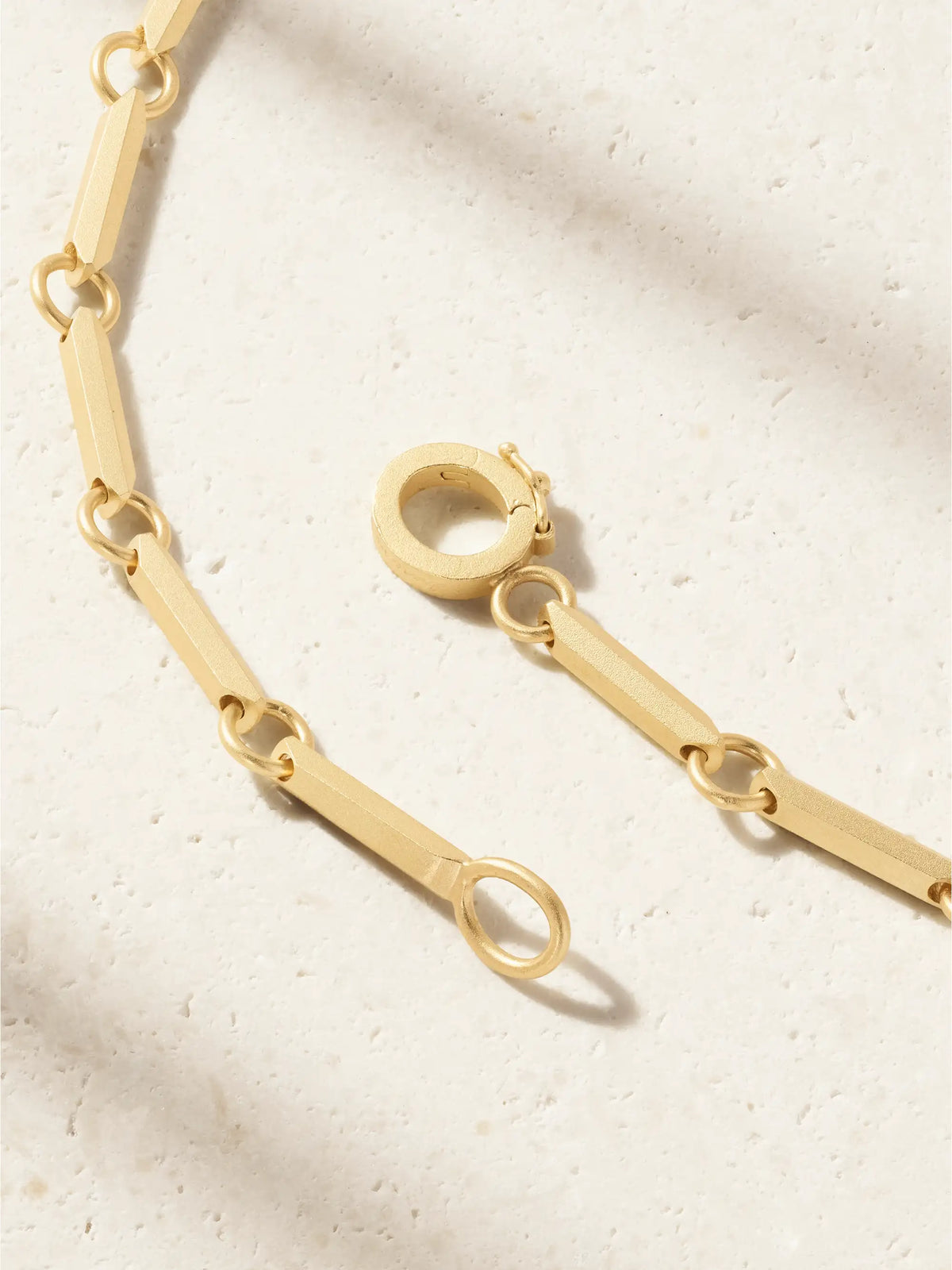 Heroic 18-karat Gold Emerald Necklace