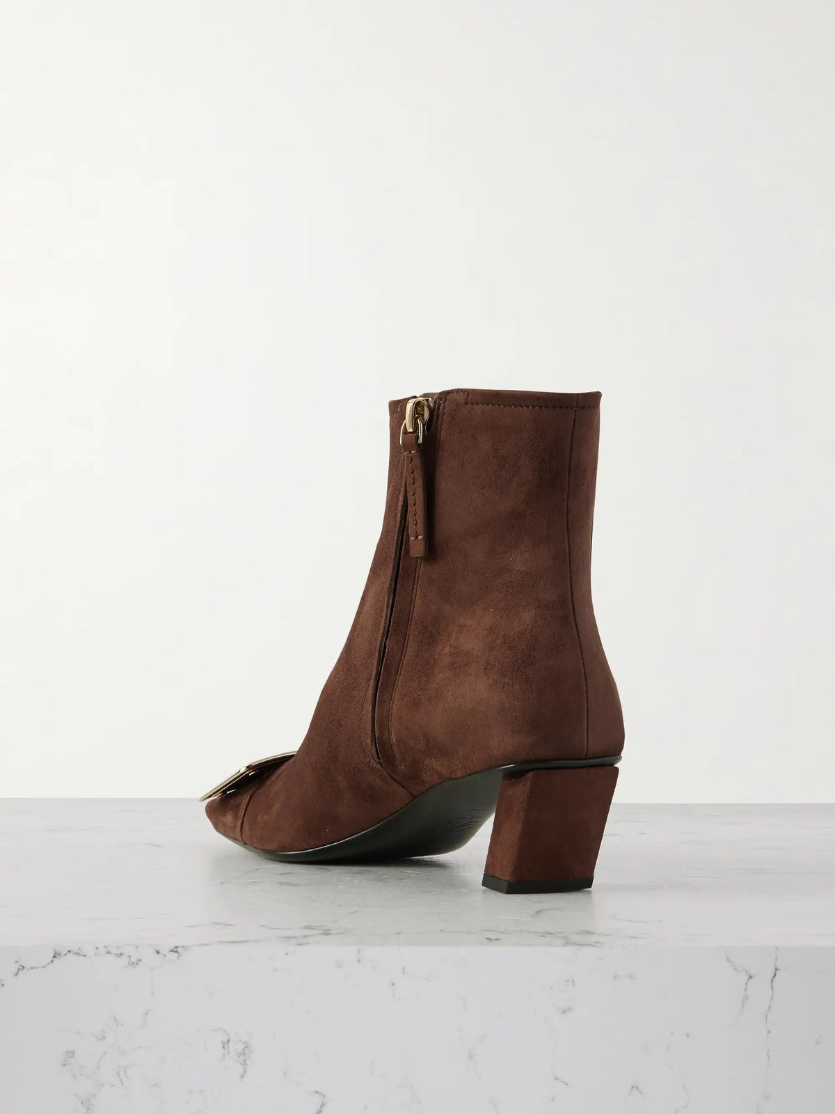 Roger Belle Vivier 45 Buckled Suede Chelsea Boots