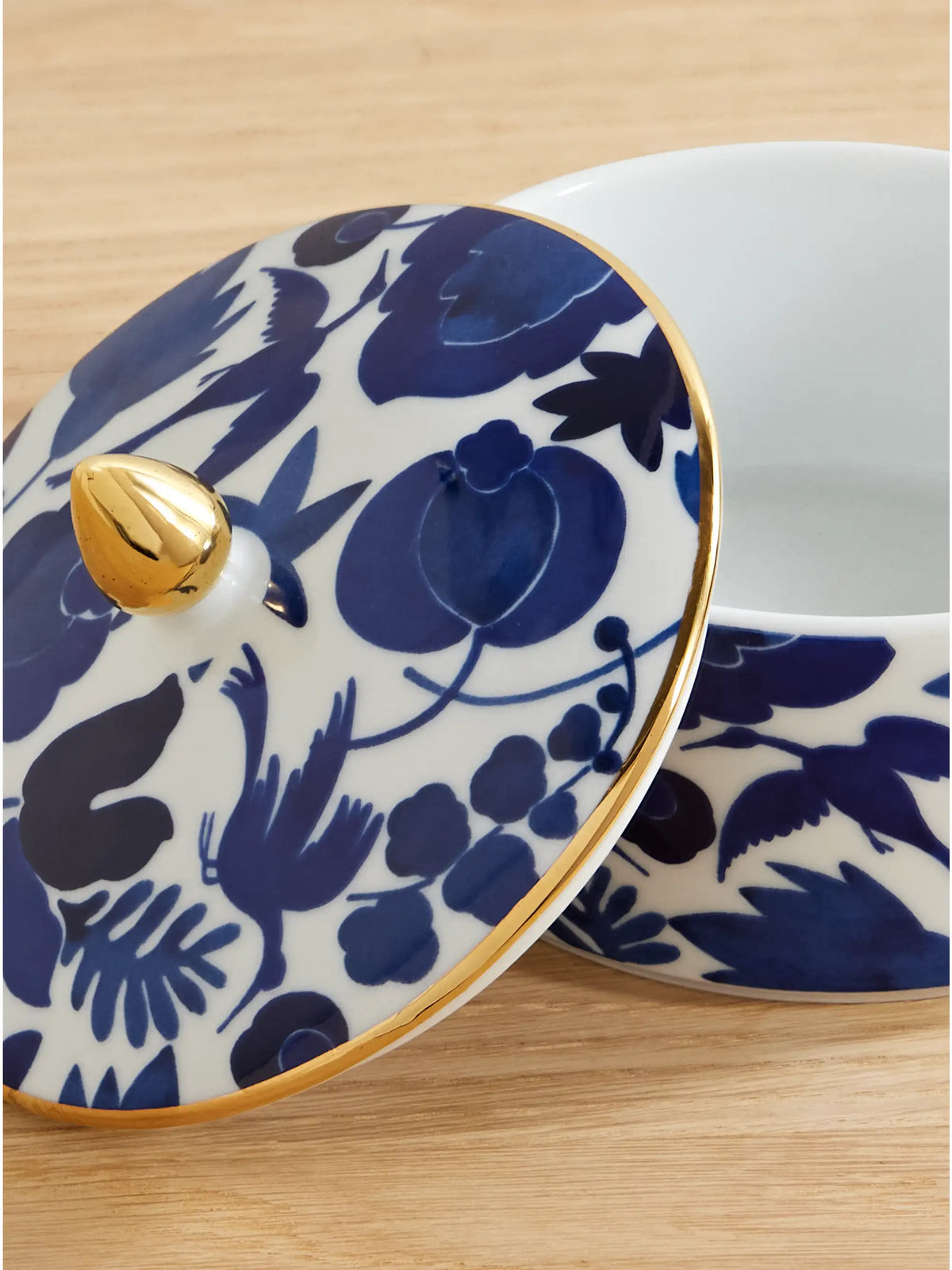 Goodie Gold-plated Porcelain Jar