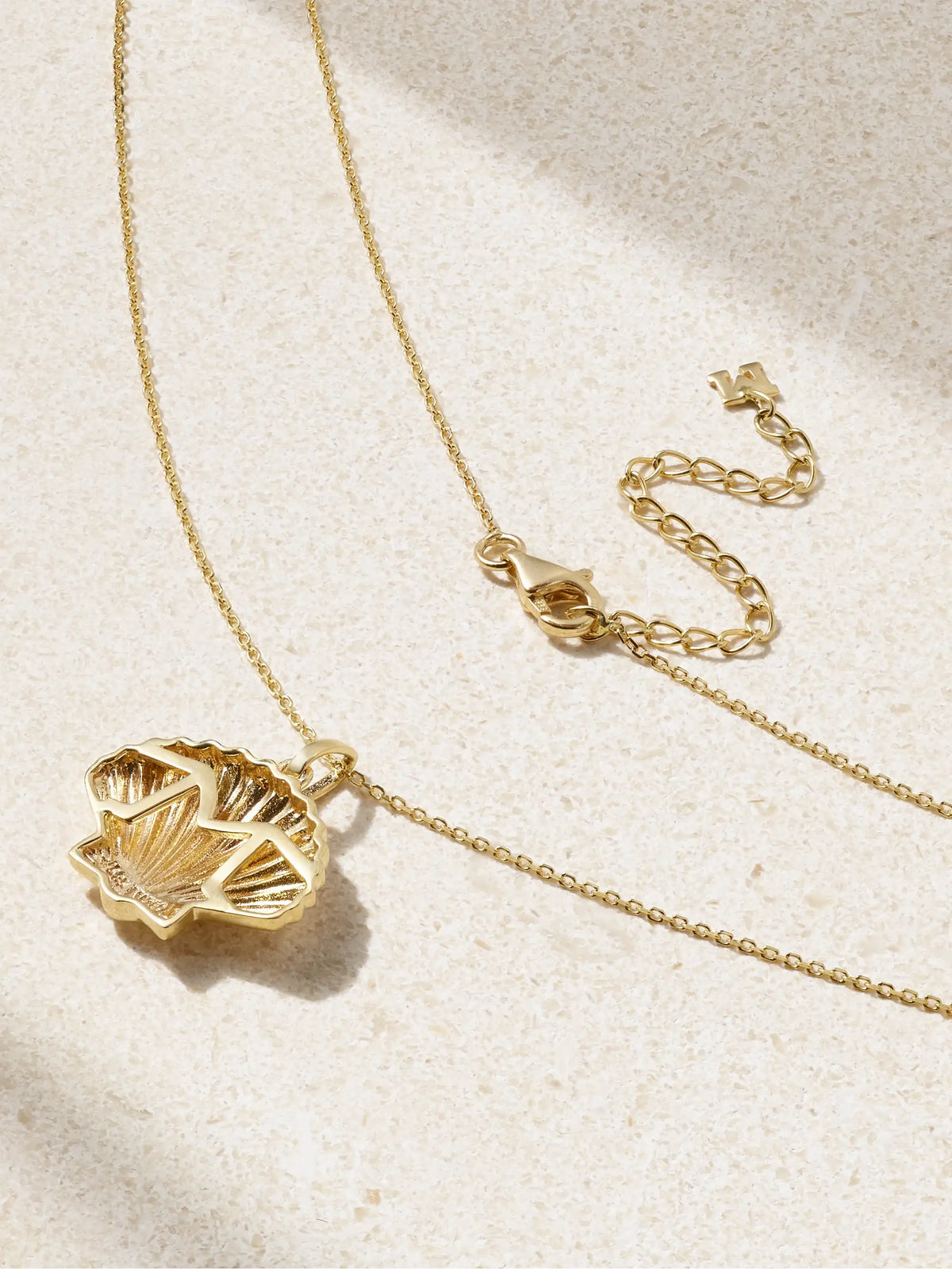 Small Venus 14-karat Gold Necklace