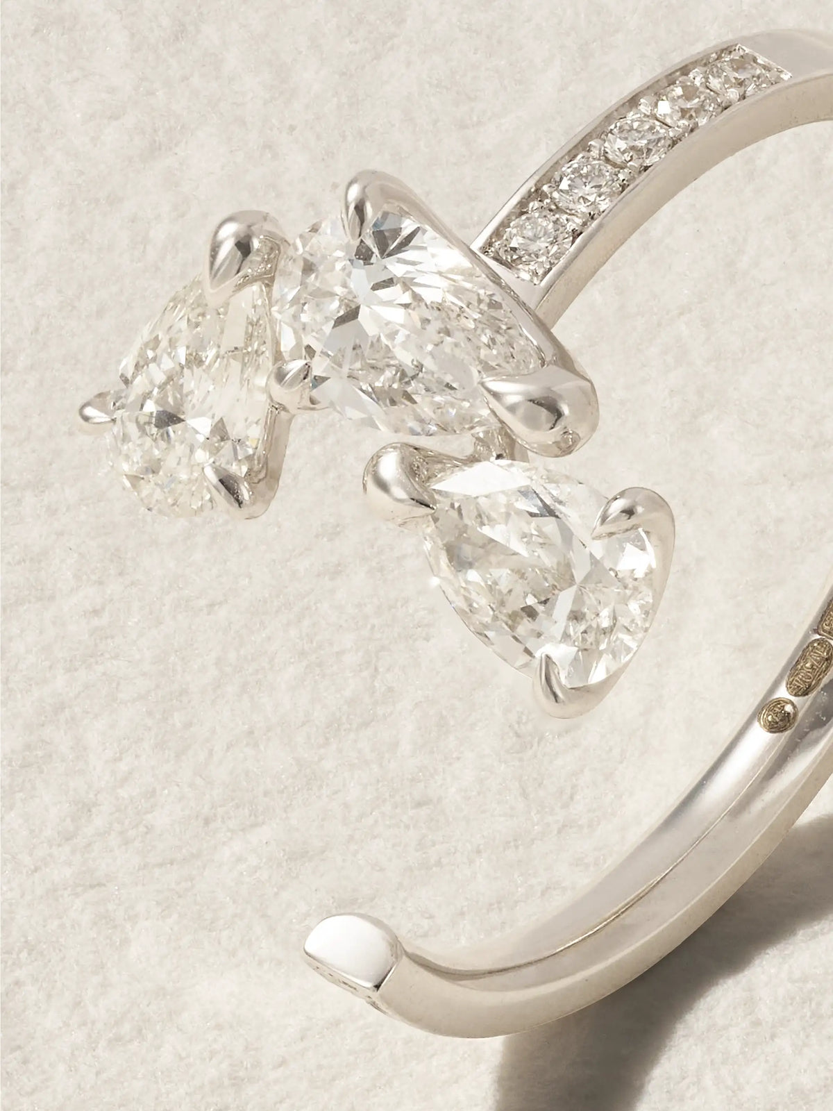 Serti Sur Vide 18-karat White Gold Diamond Ring