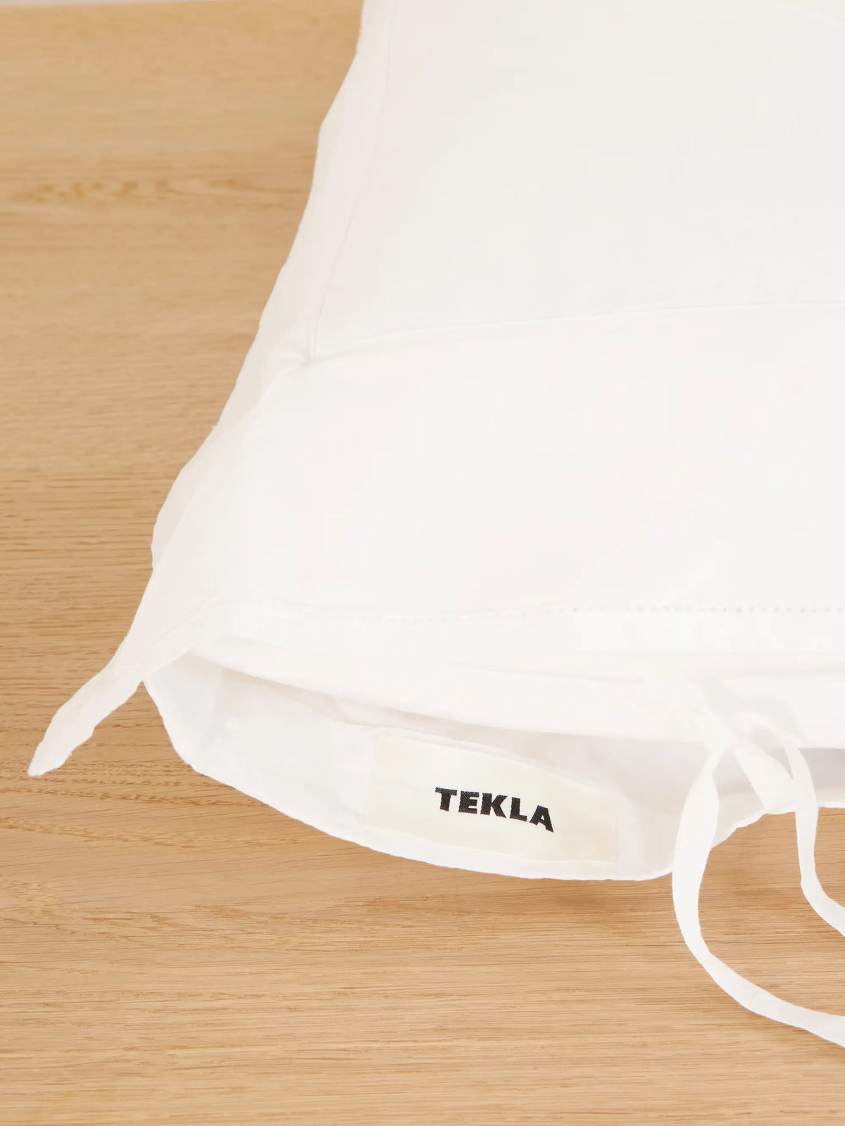 Odette Set Of Two Broderie Anglaise-trimmed Organic Cotton-percale Pillow Cases