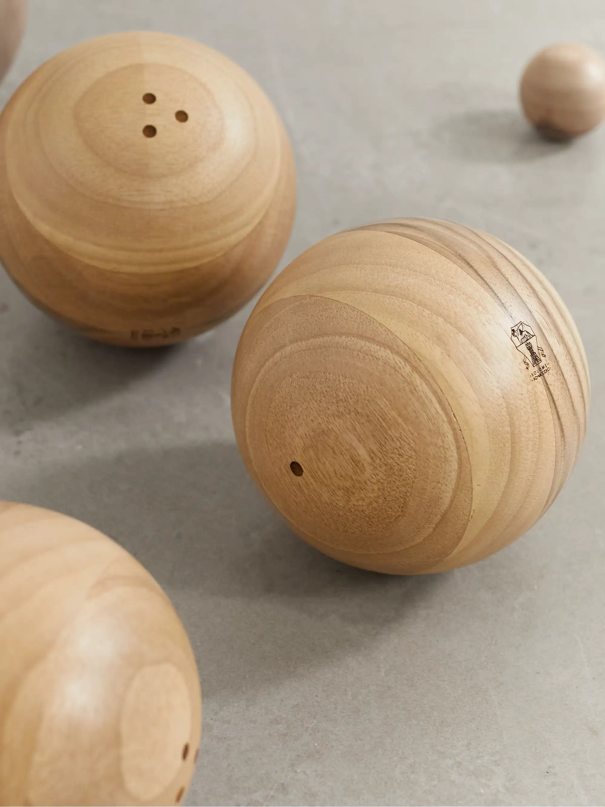 Walnut And Leather Bowls Set