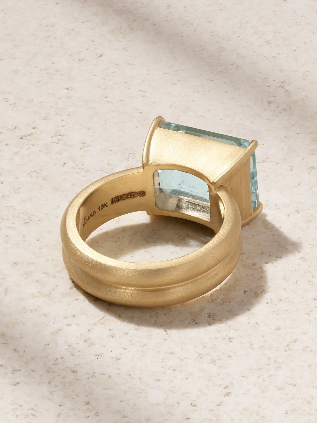Gemmy Gem 18-karat Gold Aquamarine Ring
