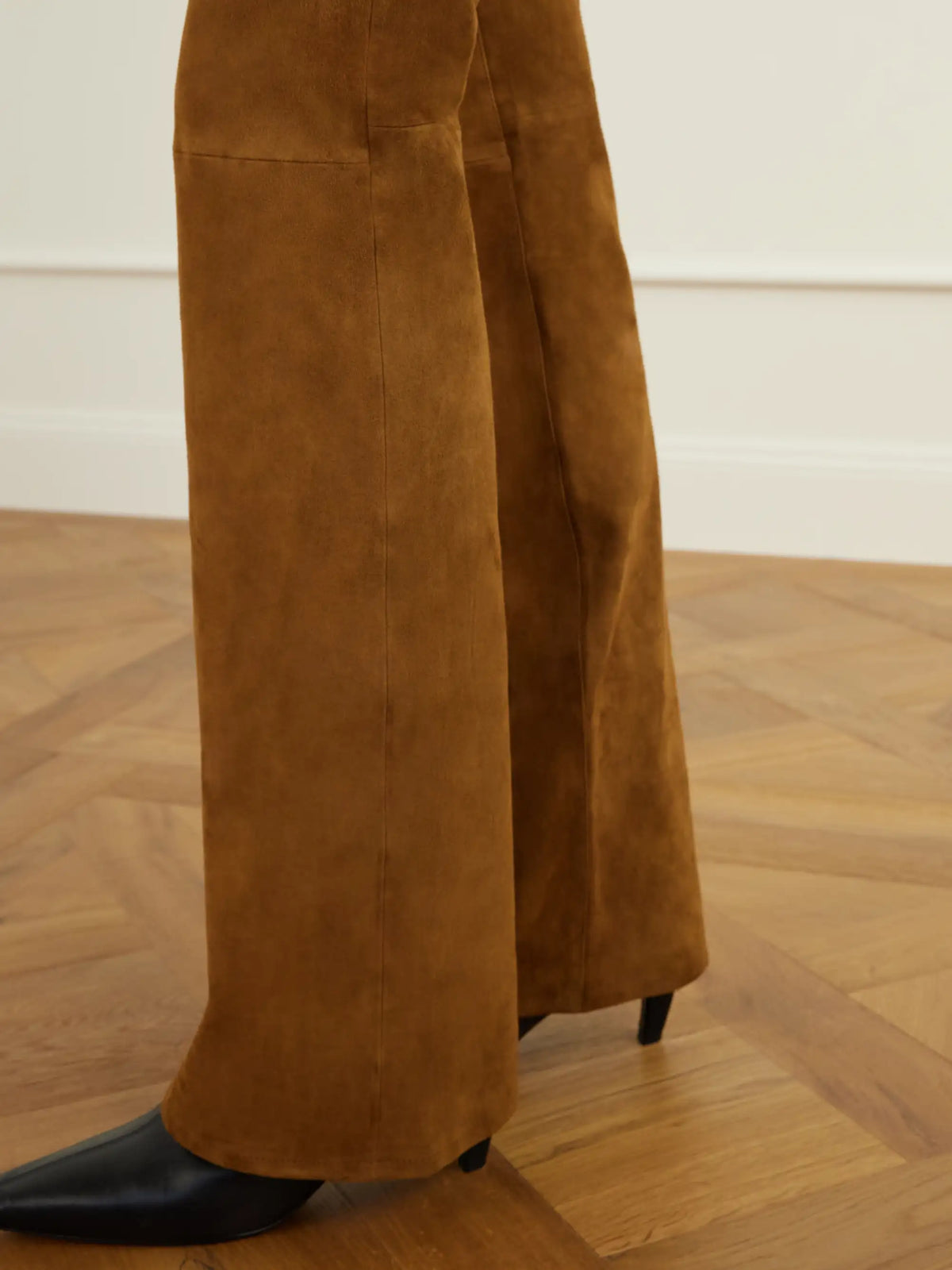 FRAME The Rodeo Suede Flared Pants