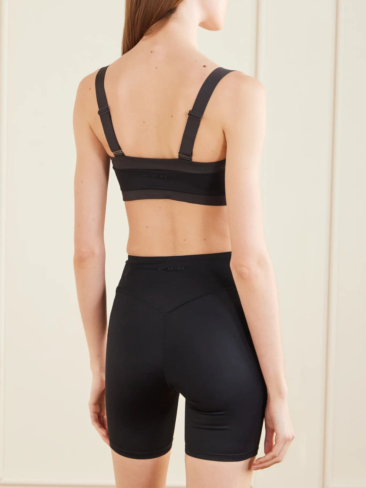 + Nike Straight Neck Bra - Obsidian And Igneous