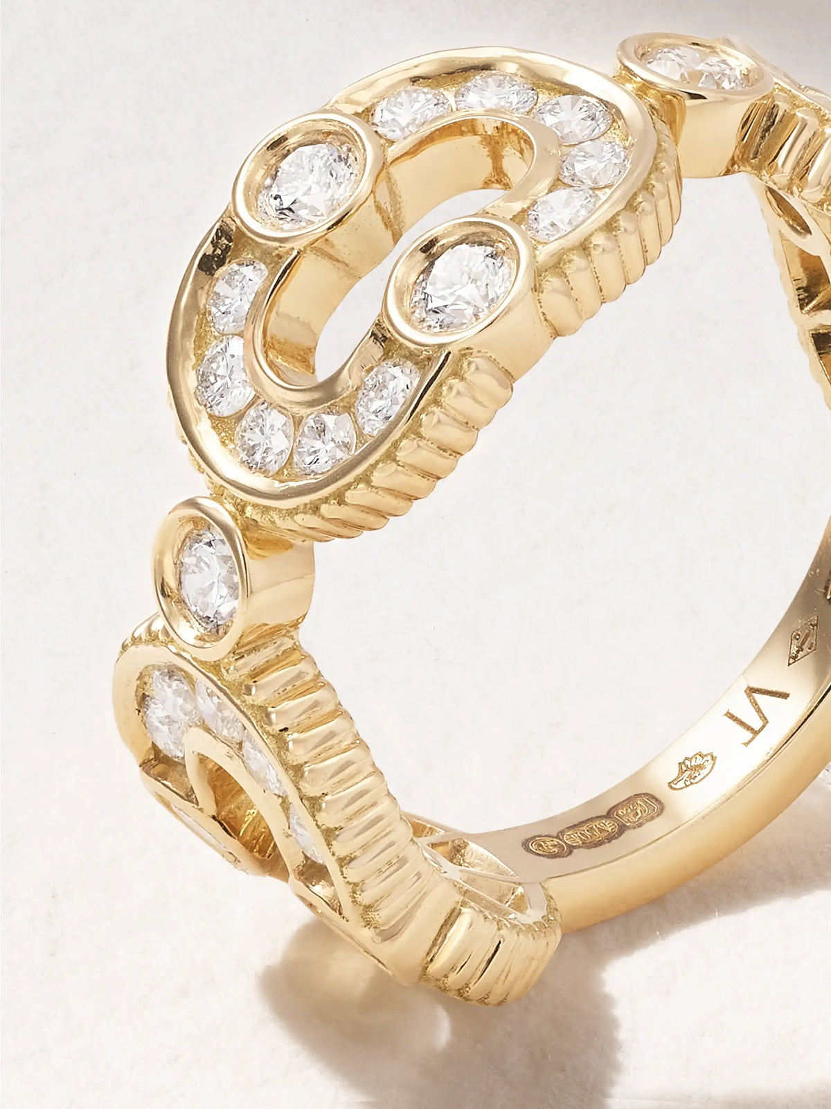 Magnetic Enchainé 18-karat Diamond Ring