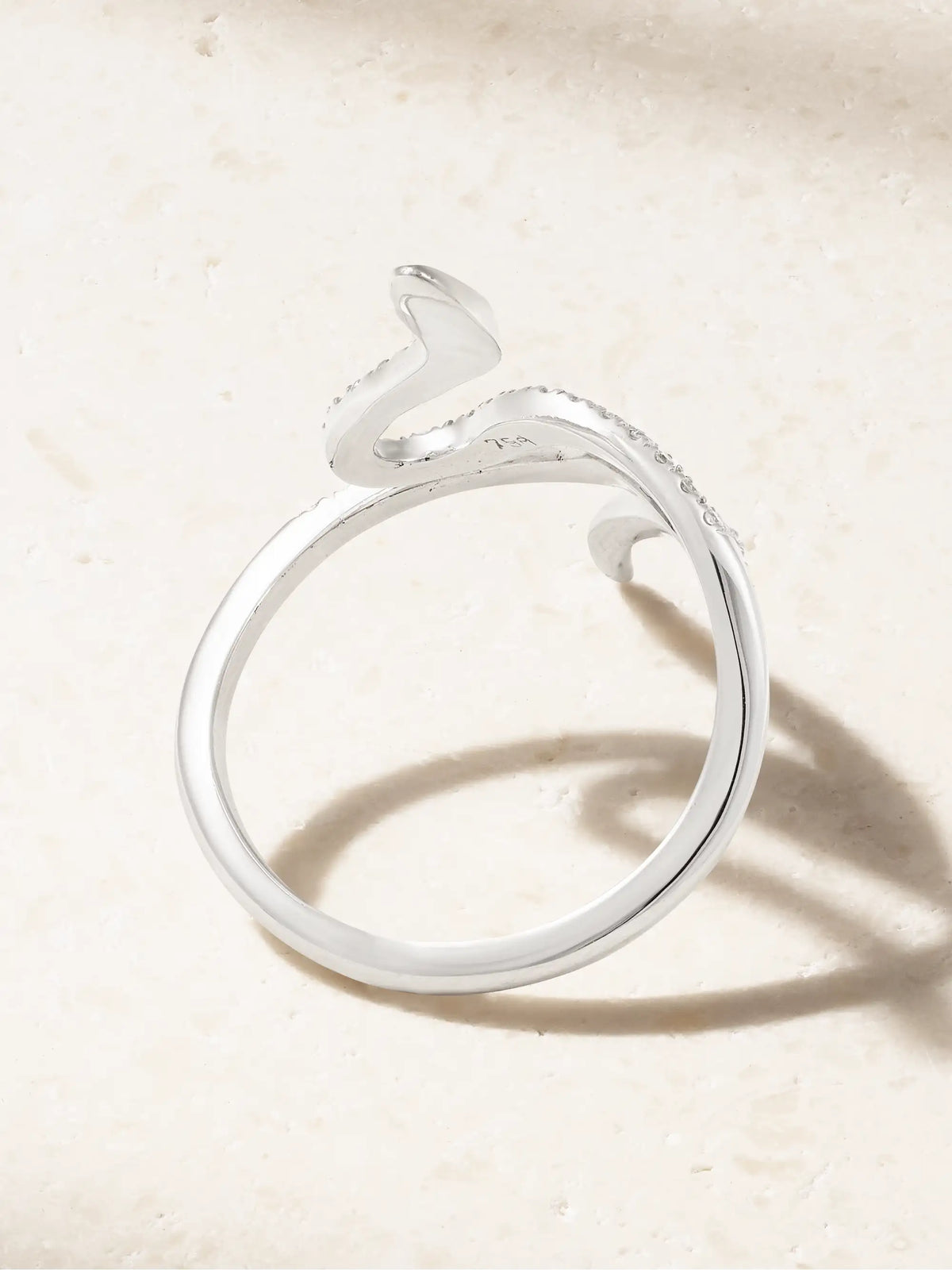 Queen Curled Snake 18-karat White Gold Diamond Ring