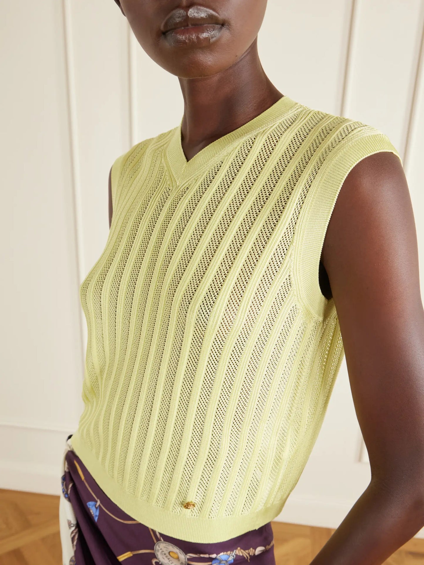 Medusa-embellished Ribbed Mesh Vest