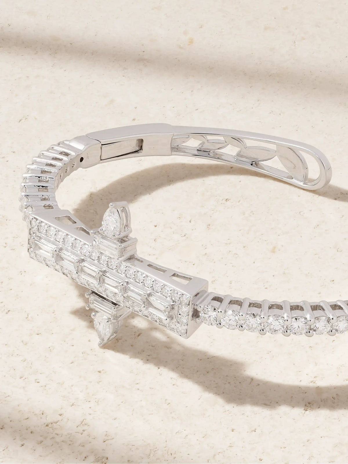 18-karat White Gold Diamond Bangle