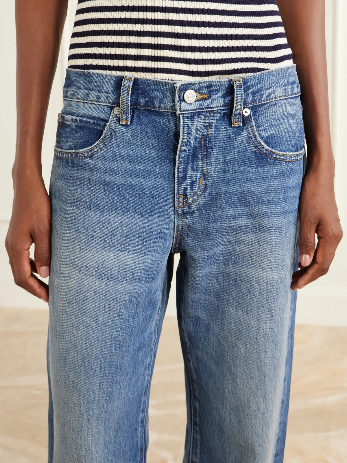 FRAME The Saturday Low-rise Straight-leg Jeans