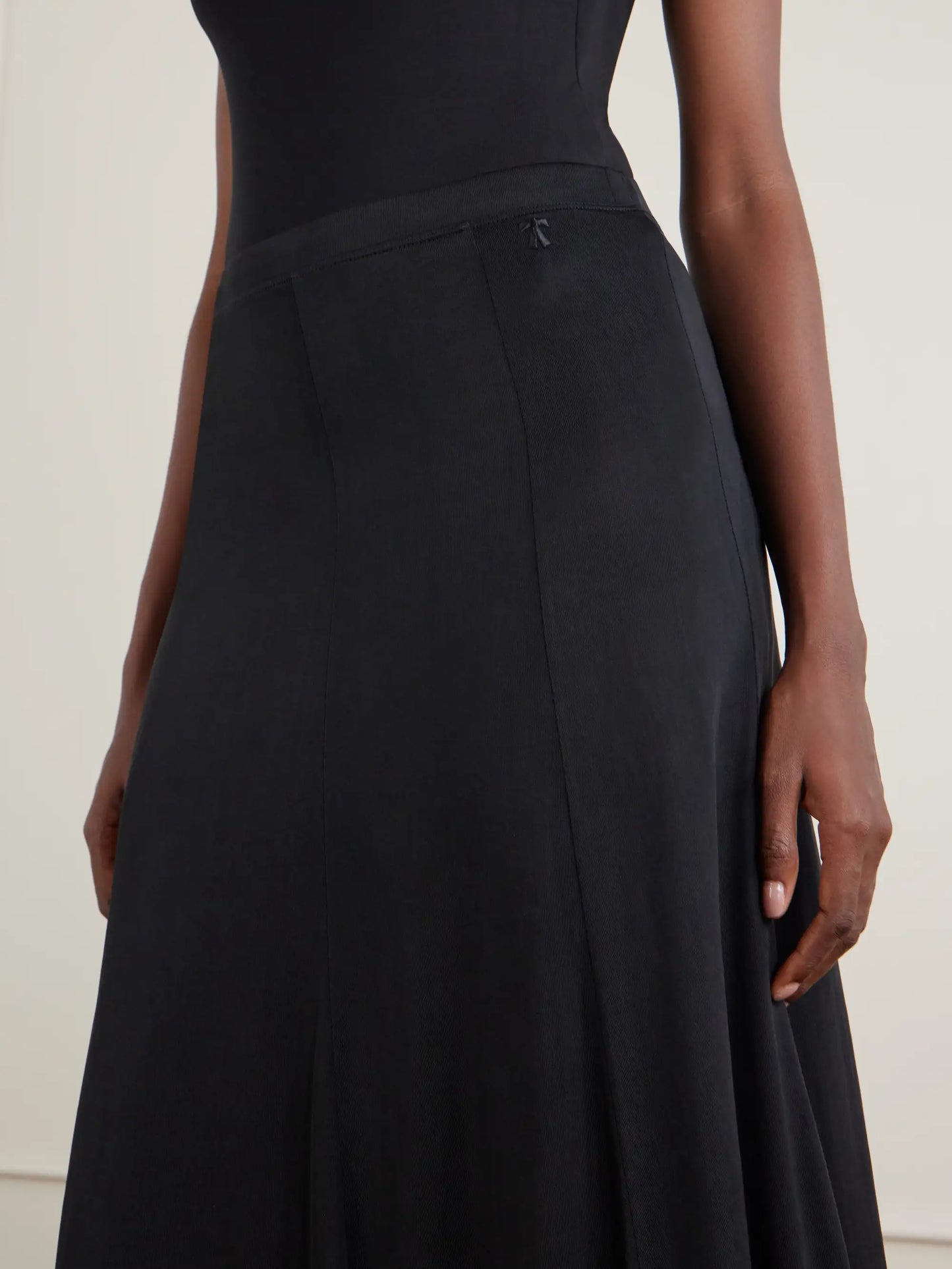 Olivia Flowy Lyocell Maxi Skirt