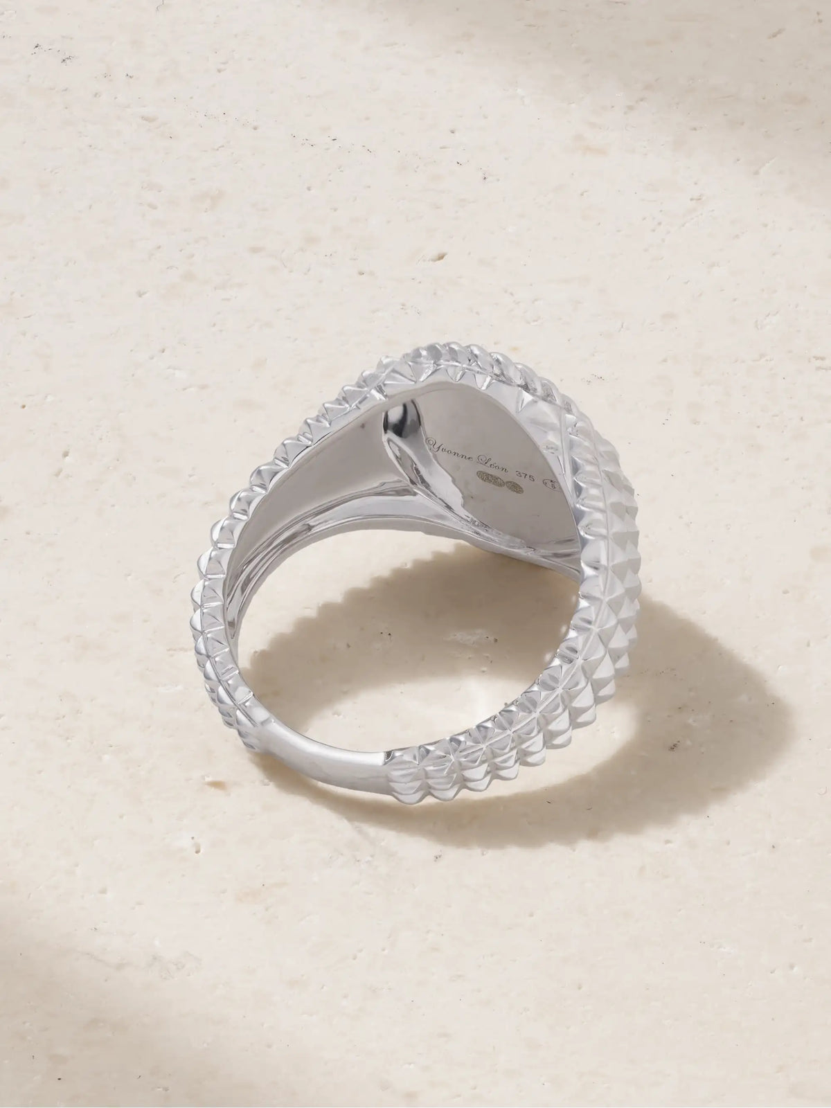 9-karat White Gold Diamond Signet Ring