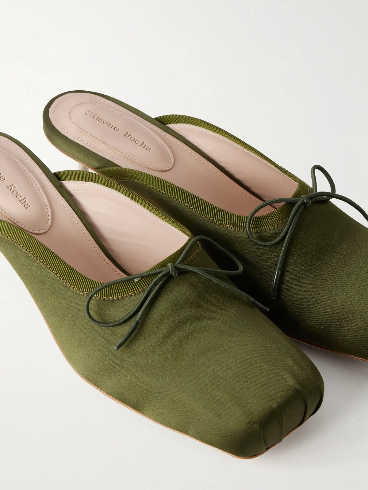 Pointe Bow-detailed Satin Pumps