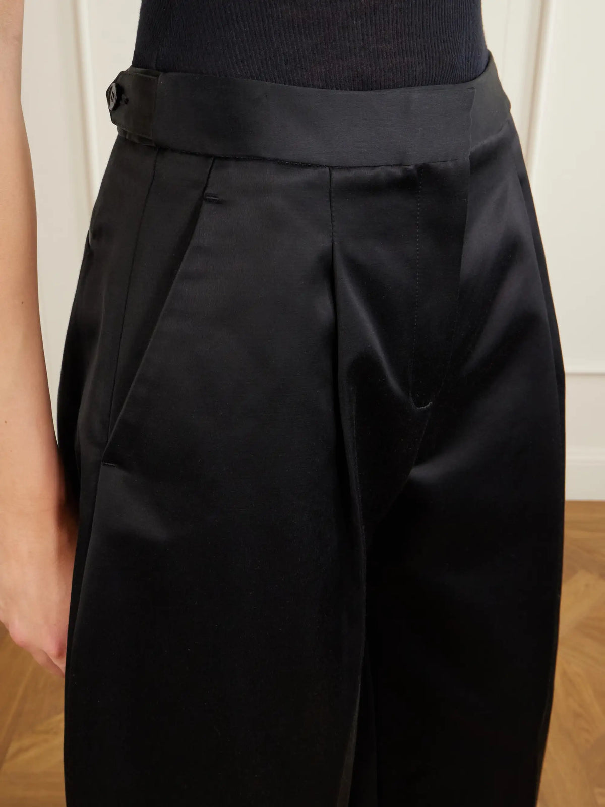 Pleated Cotton-blend Tapered Pants