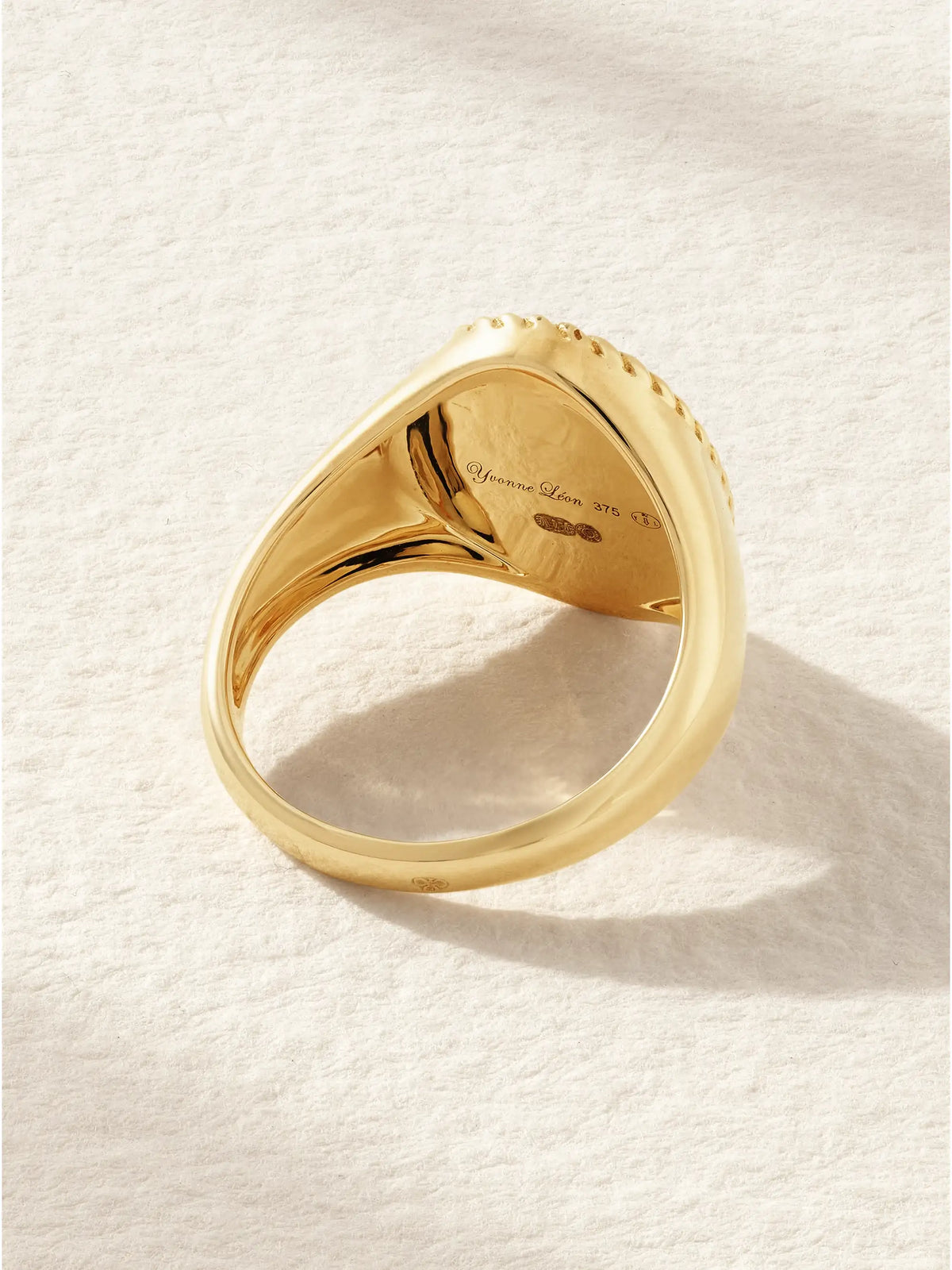 9-karat Gold, Agate And Diamond Signet Ring