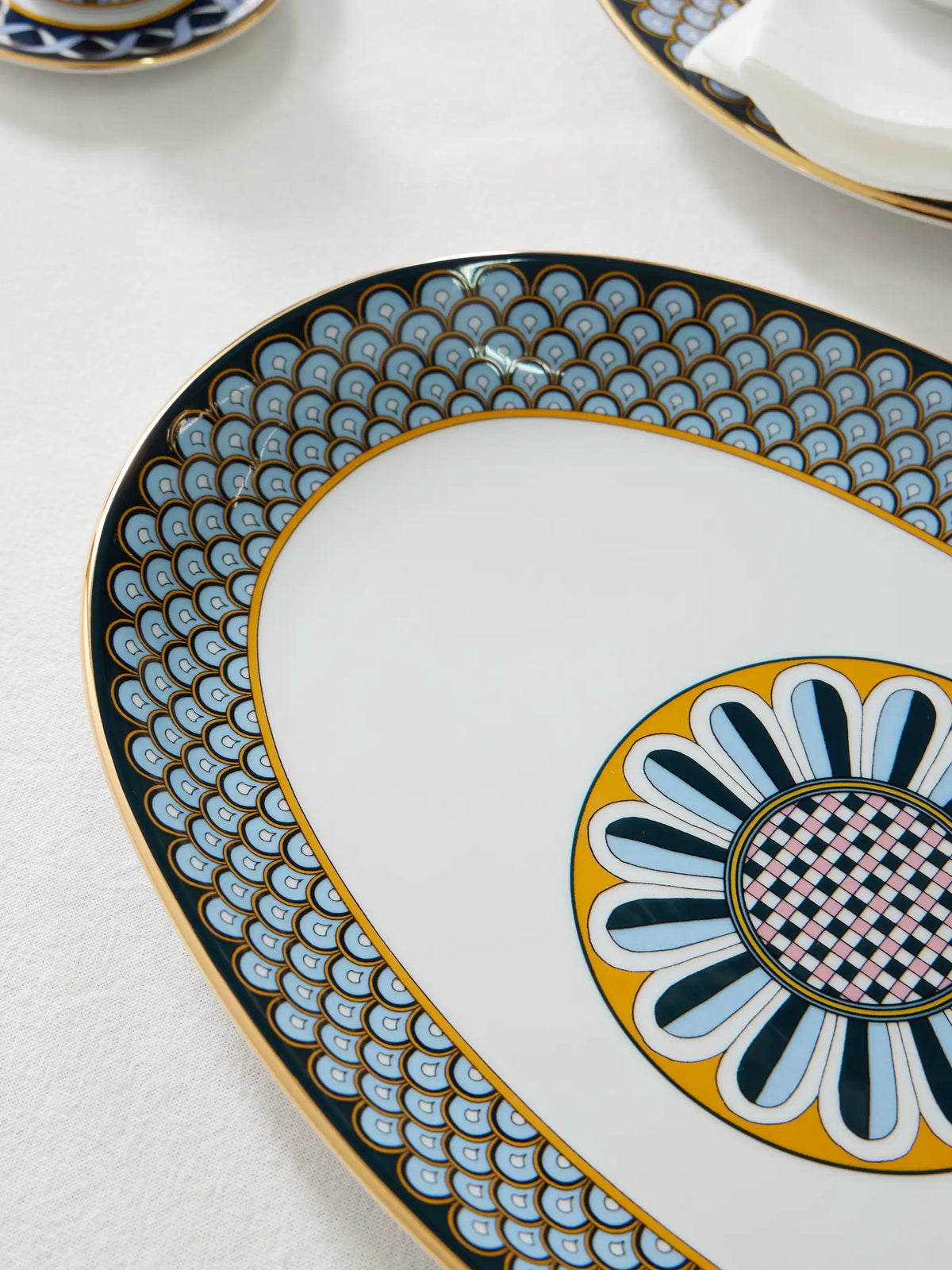 Oval Gold-plated Porcelain Platter