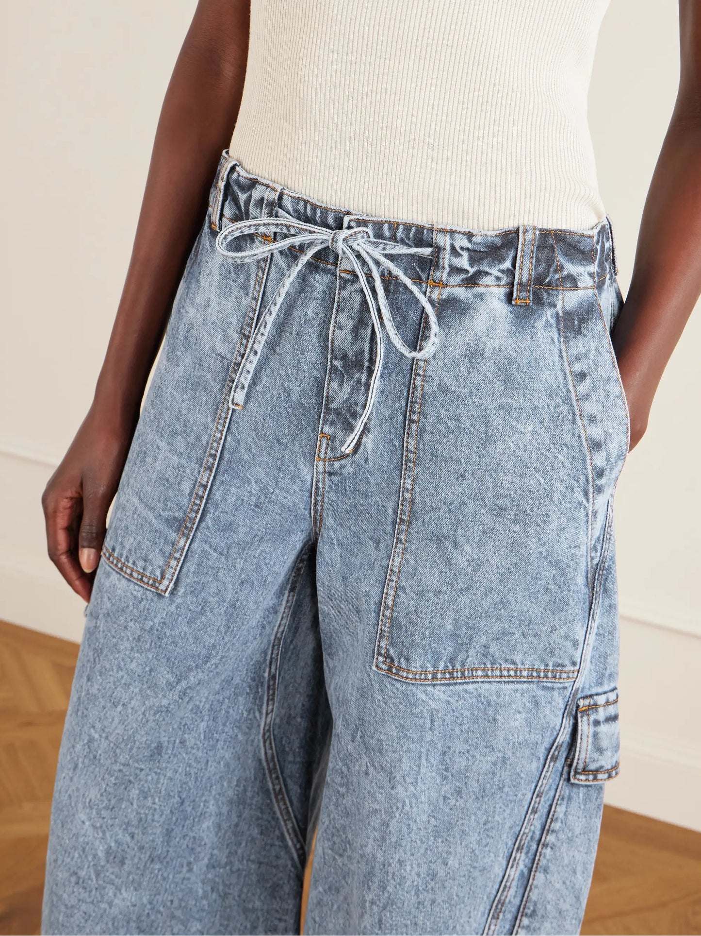 Mid-rise Barrel-leg Jeans