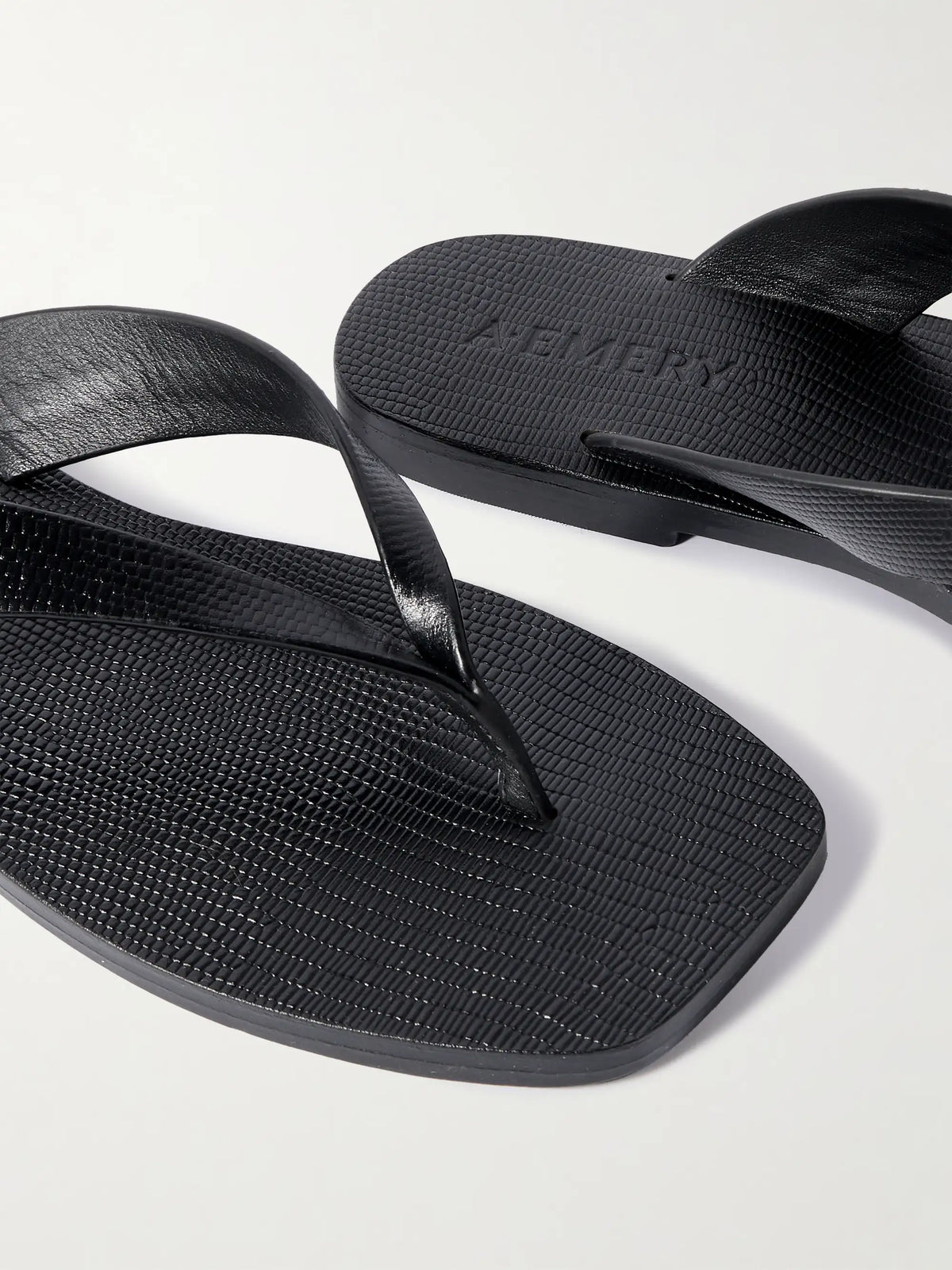 Kinto Lizard-effect Leather Flip Flops