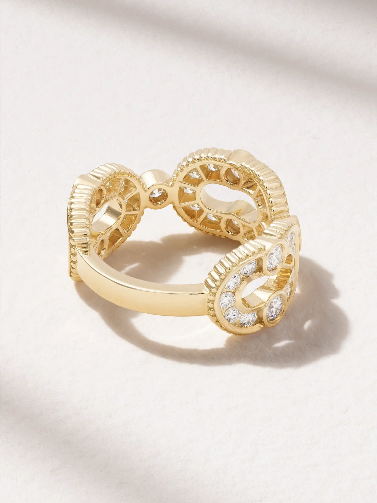 Magnetic Enchainé 18-karat Diamond Ring