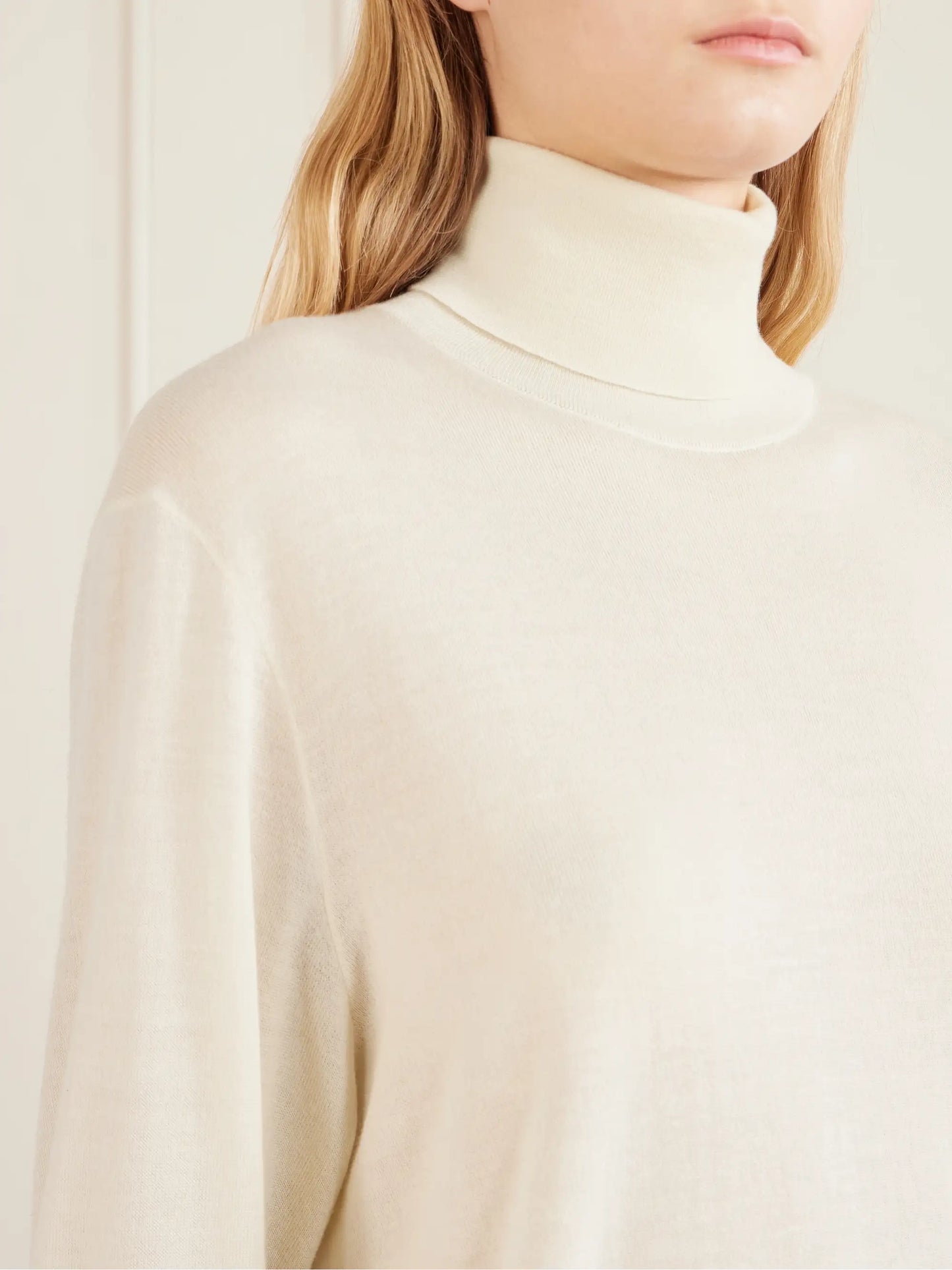 Nabari Cashmere Turtleneck Sweater