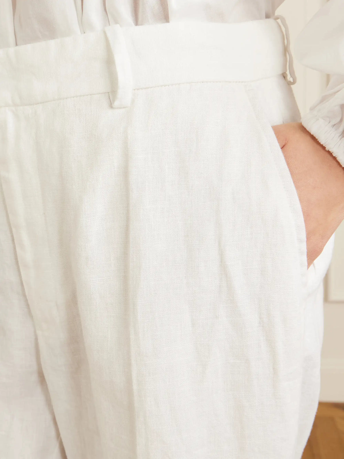 Pleated Linen Straight-leg Pants