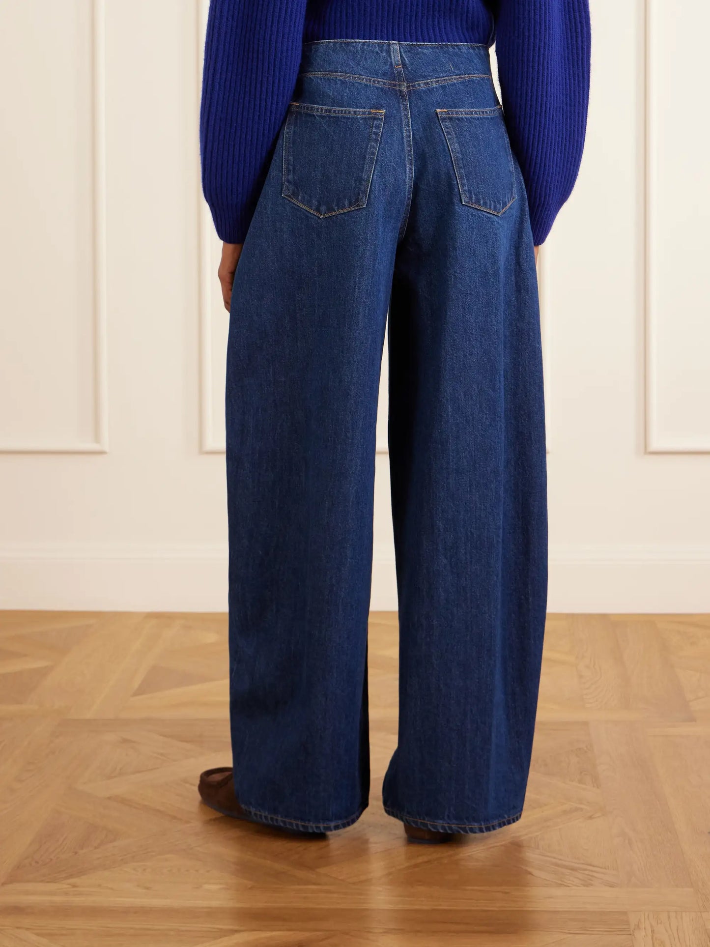Low-rise Wide-leg Jeans
