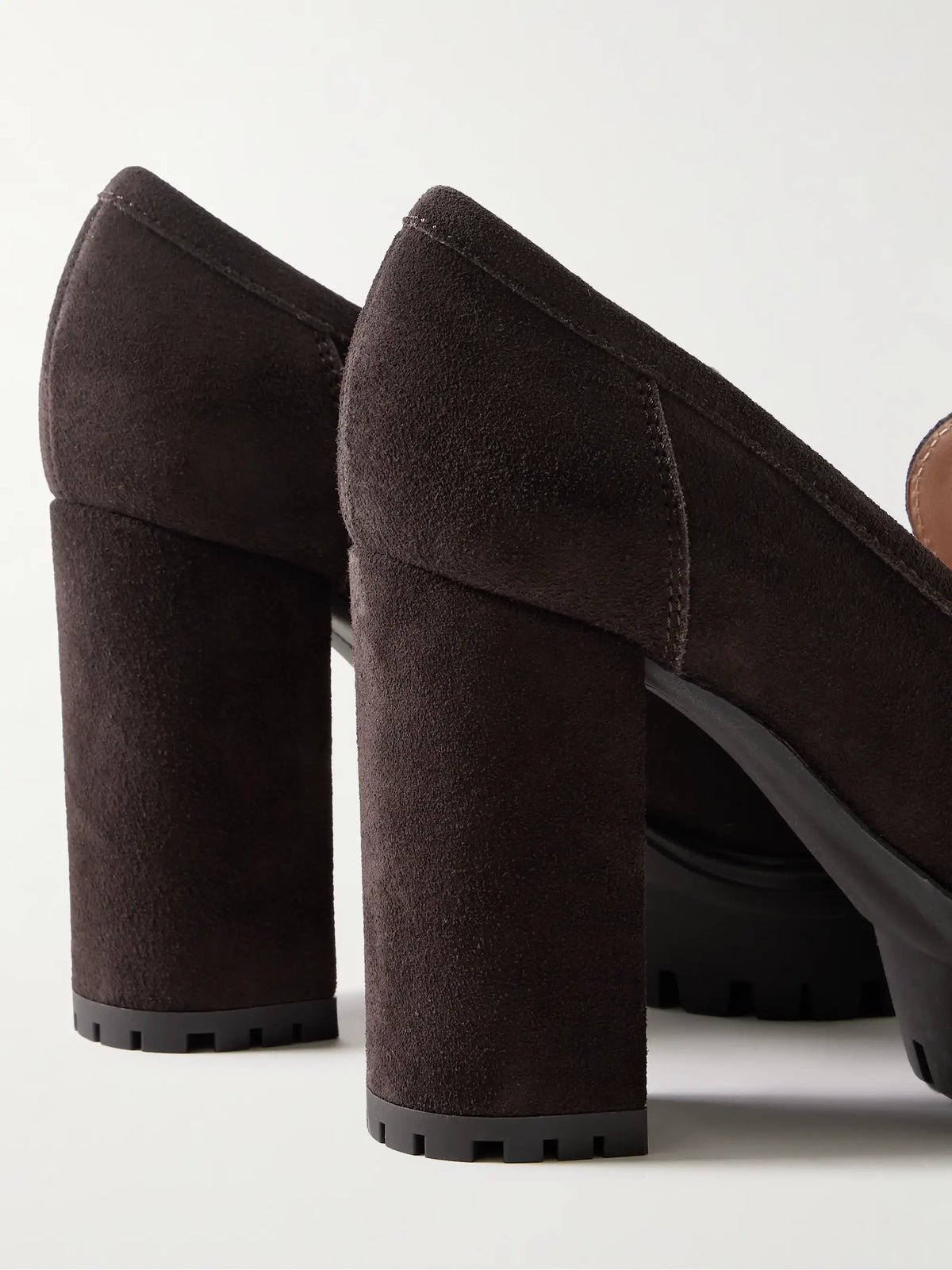 70 Suede Pumps