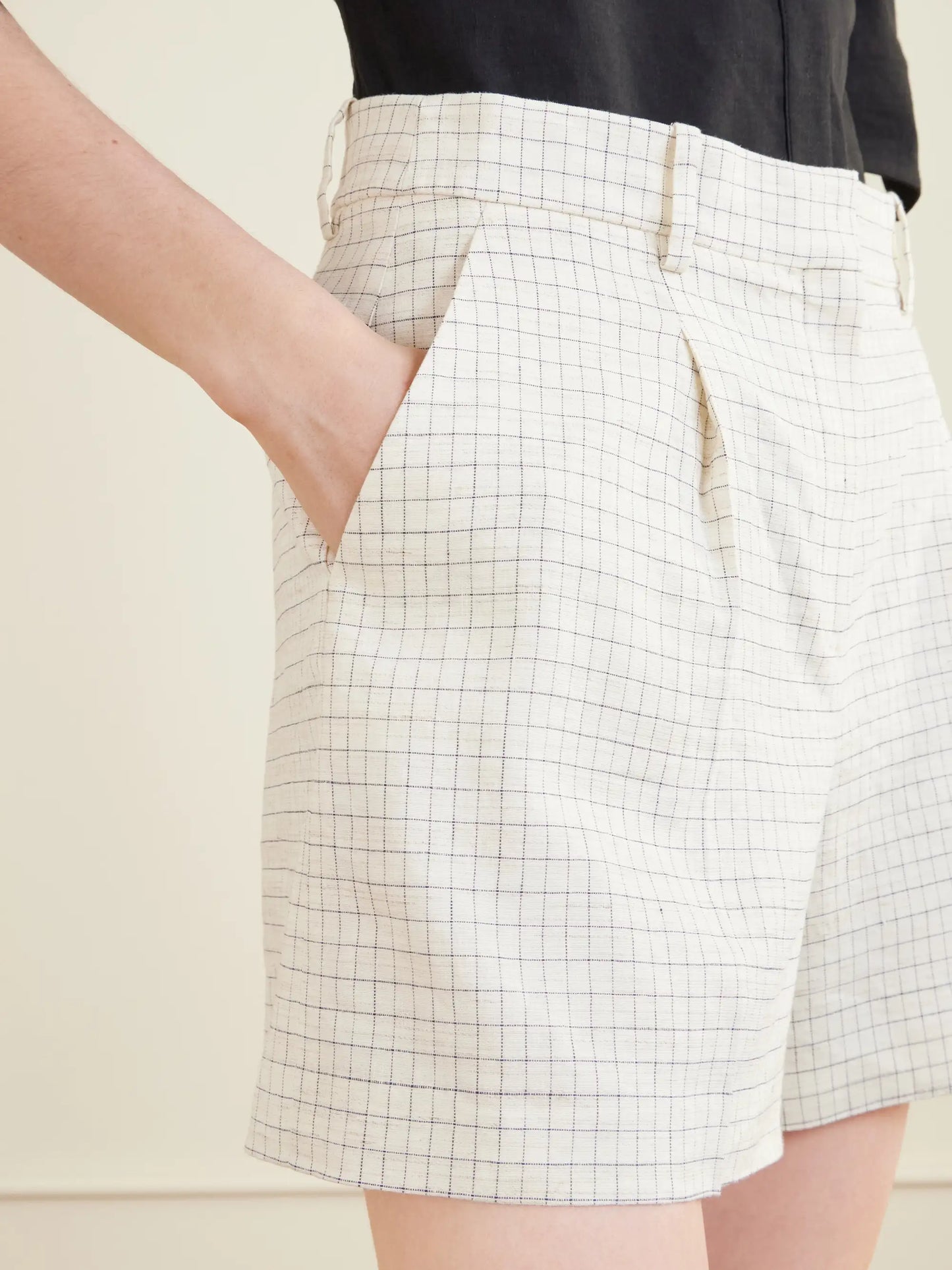 Fluid Checked Linen-blend Shorts
