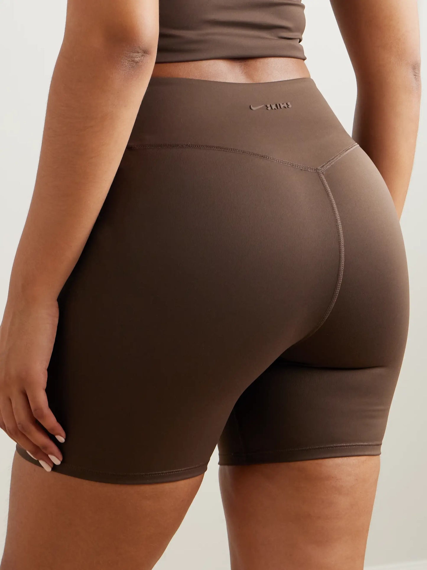 + Nike 5" Biker Shorts - Dark Sepia