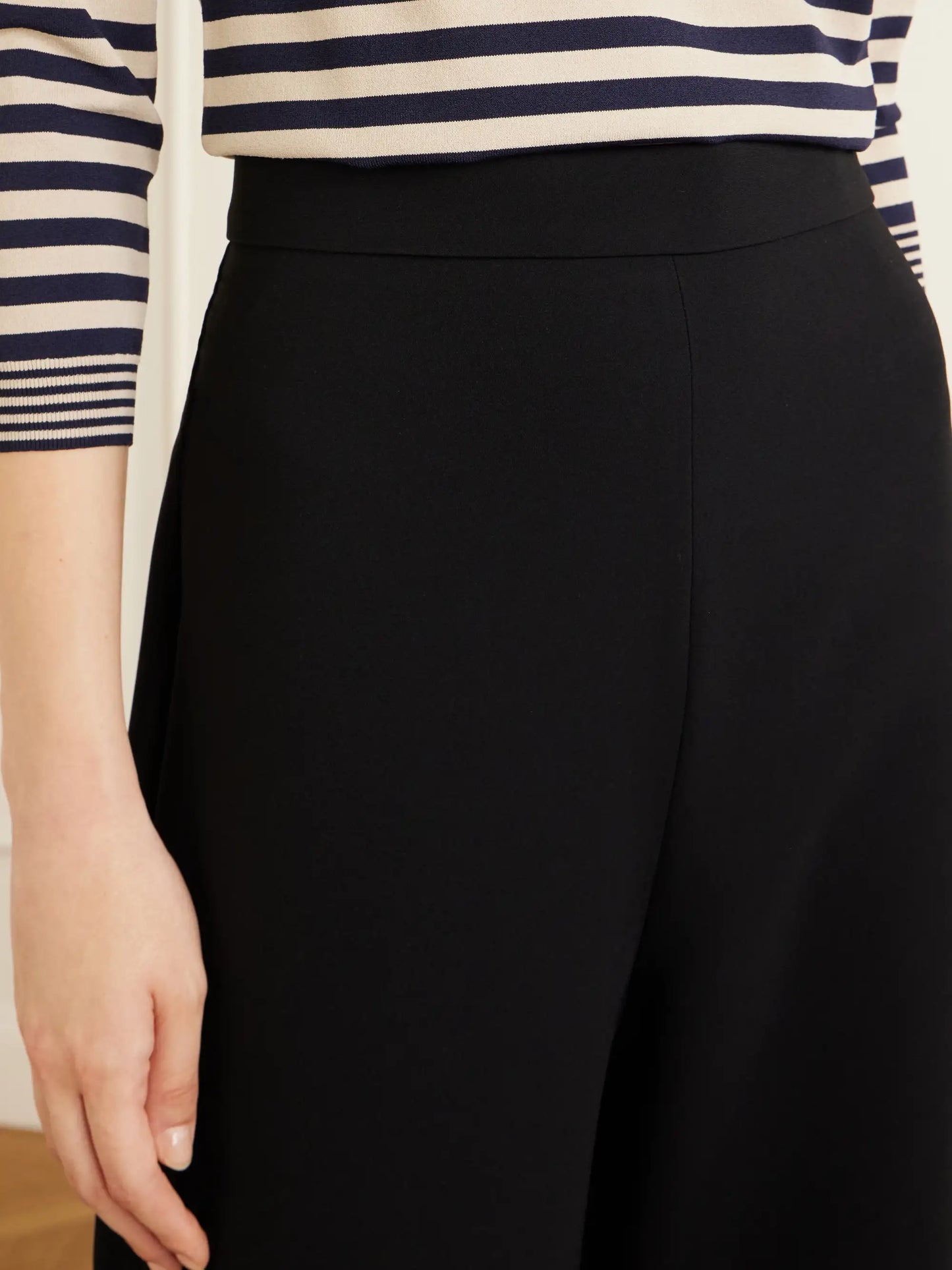 Crepe Wide-leg Pants