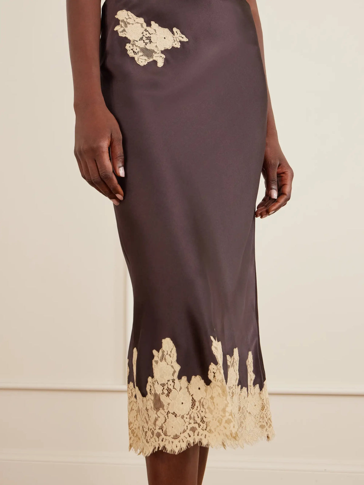 DÔEN Lace-trimmed Silk-satin Midi Skirt