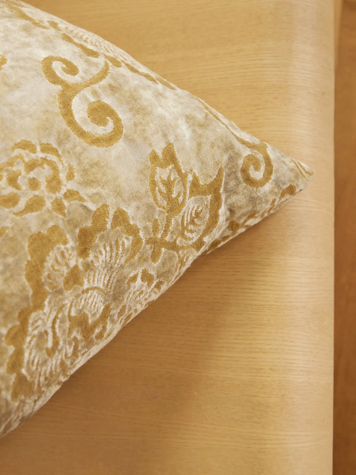 The House of Lyria Sponge Floral-jacquard Damask Cushion