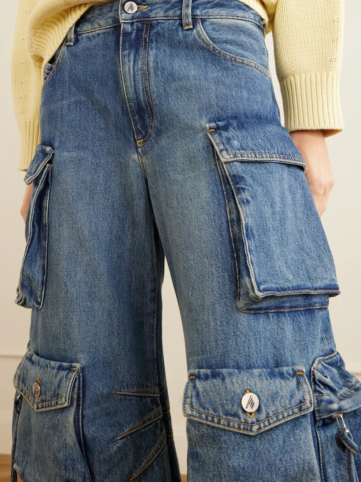 Tapered Mid-rise Wide-leg Cargo Jeans