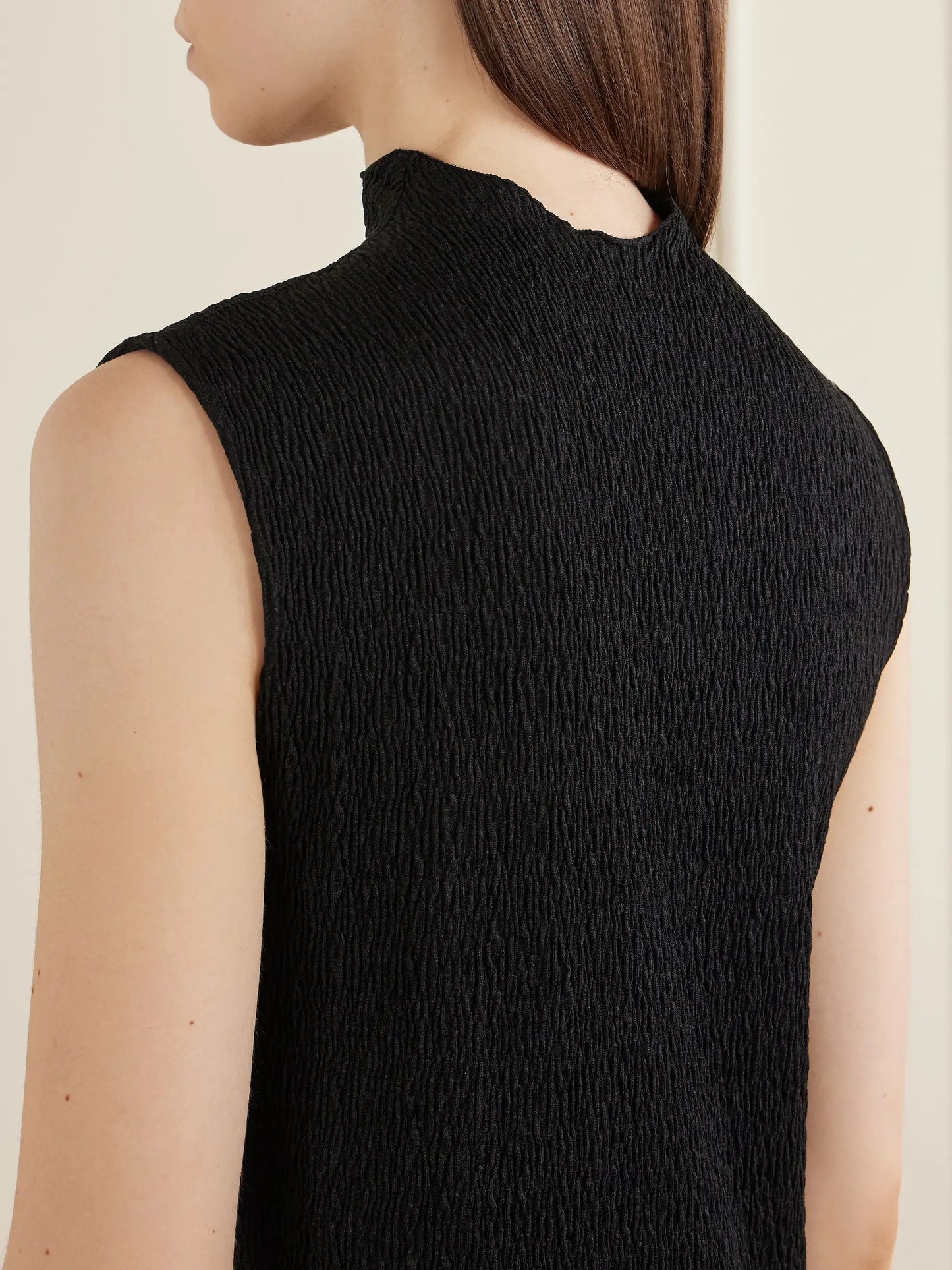 Oakson Silk Plissé Turleneck Sweater
