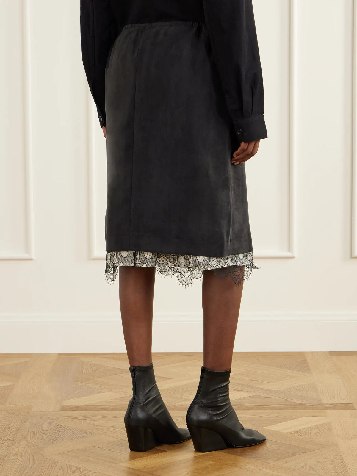 Studio Nicholson Alder Lace-trimmed Lyocell-twill Knee Skirt