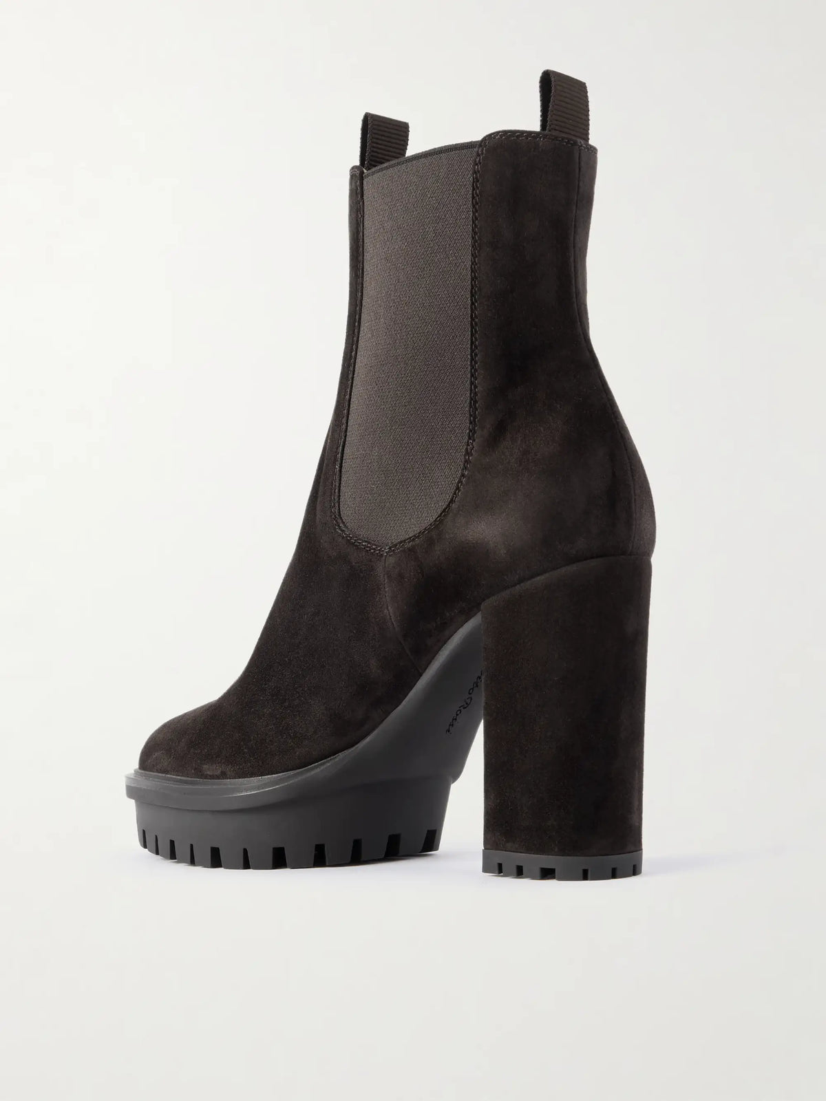 70 Suede Chelsea Boots