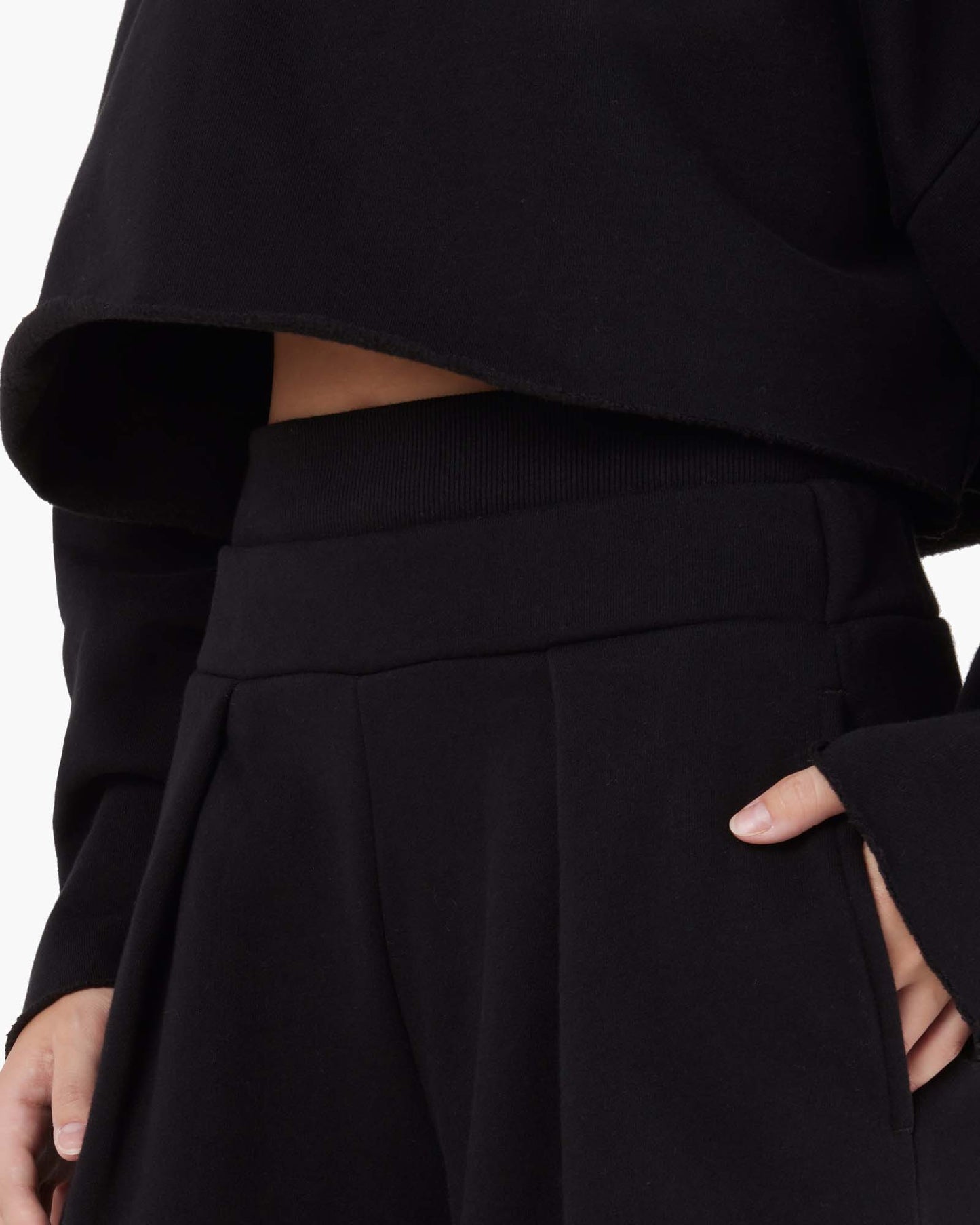 Core Fleece Cropped Half Zip (Black)