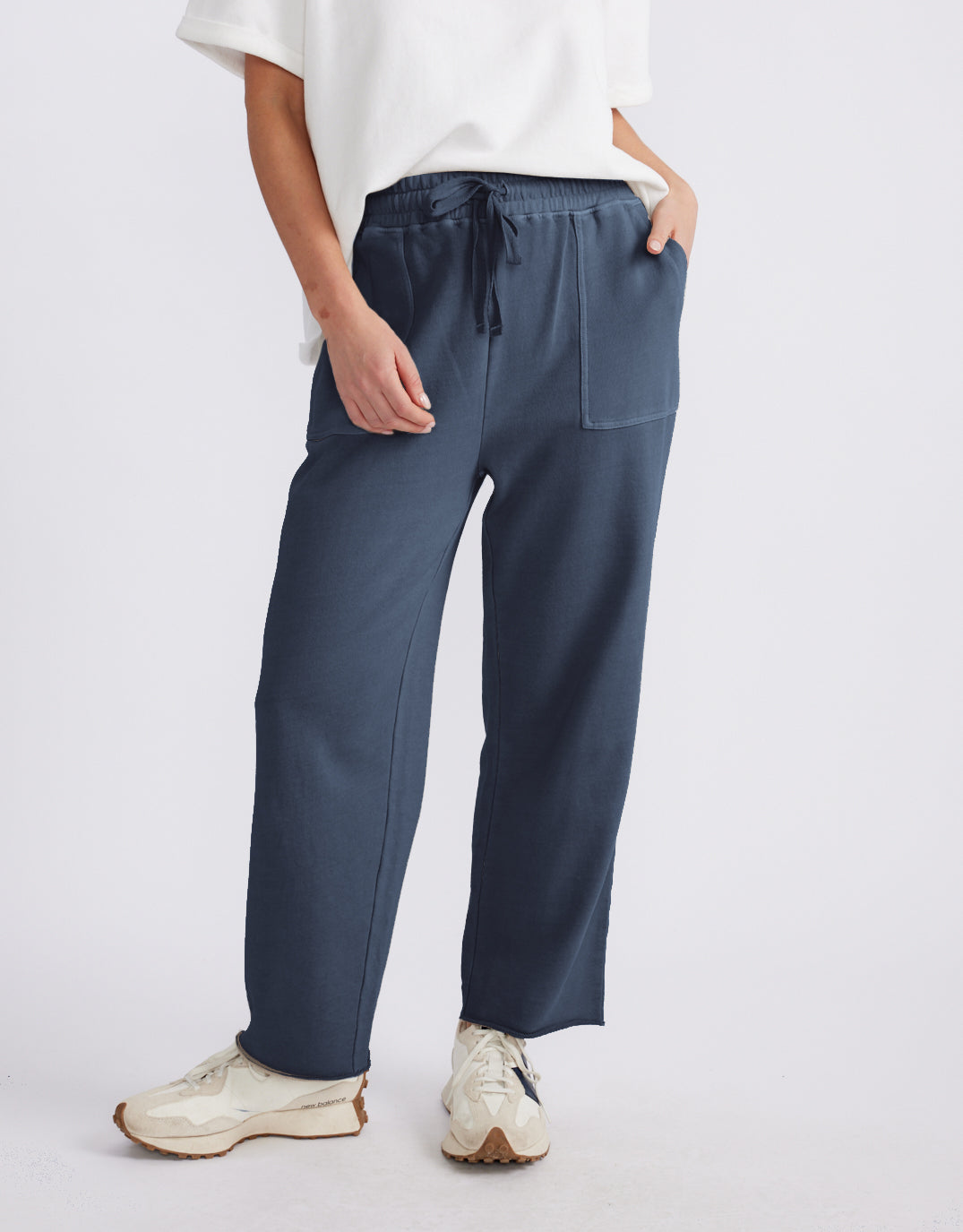White & Co. Raw Edge Lounge Pant (Washed Navy)