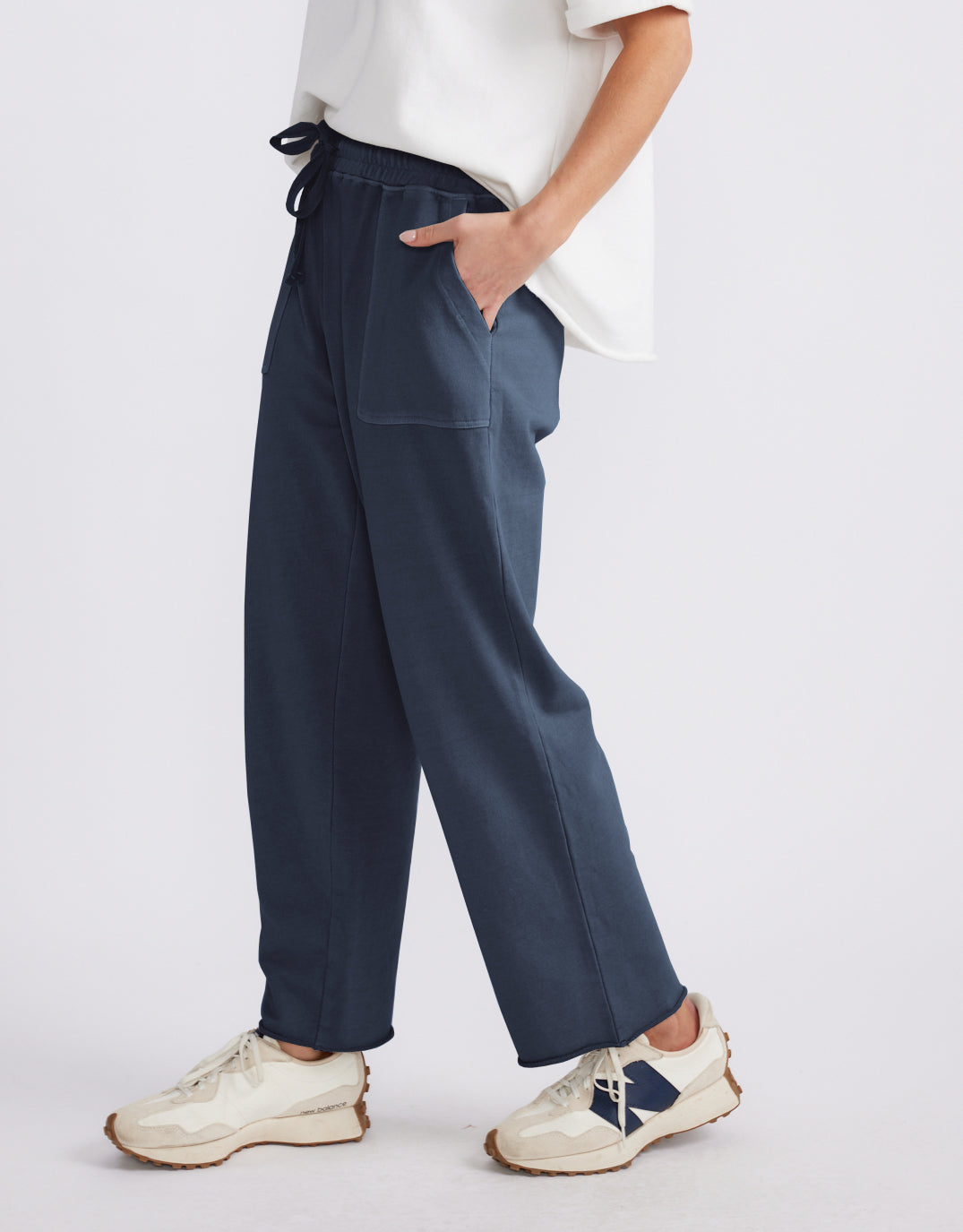 White & Co. Raw Edge Lounge Pant (Washed Navy)