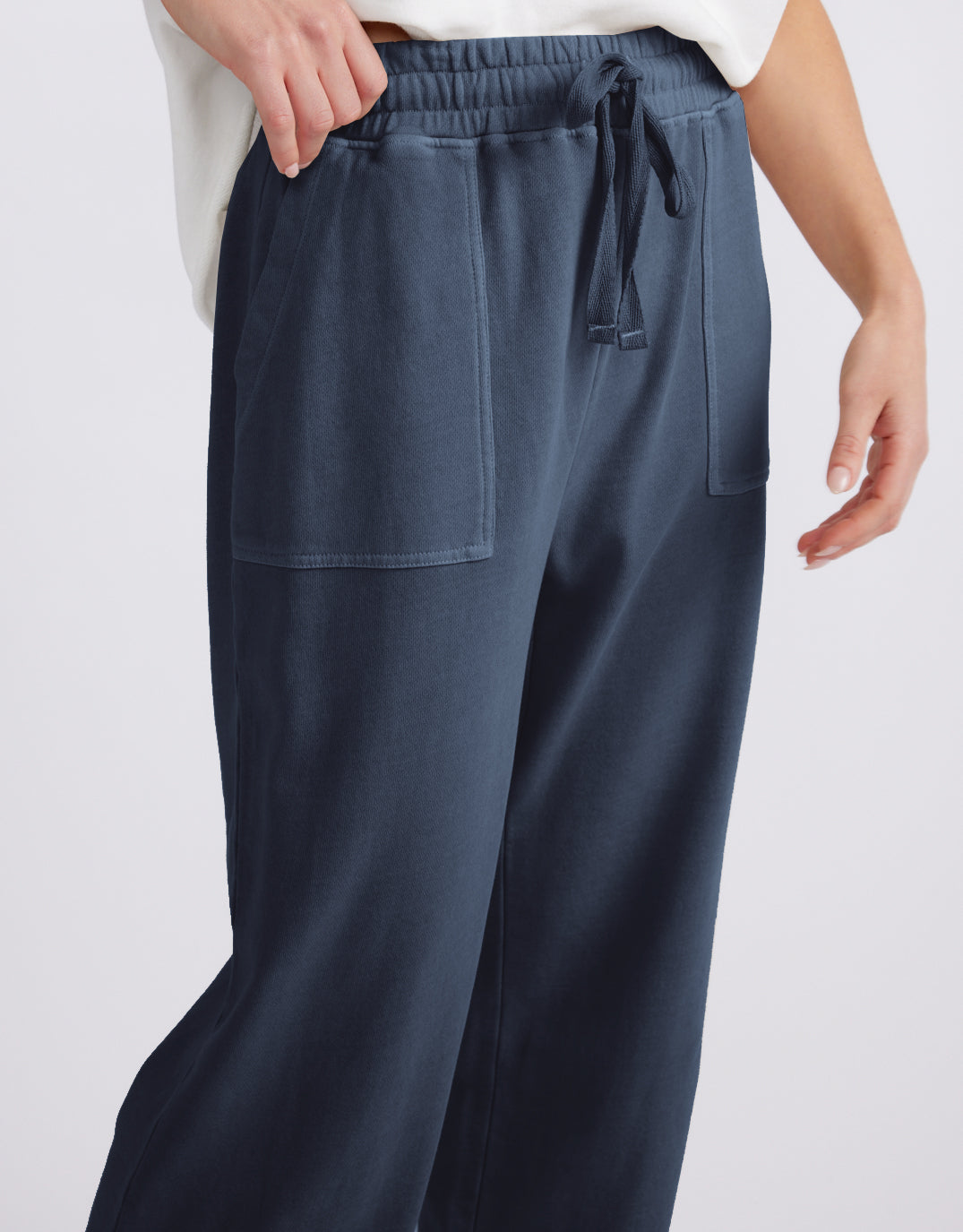 White & Co. Raw Edge Lounge Pant (Washed Navy)