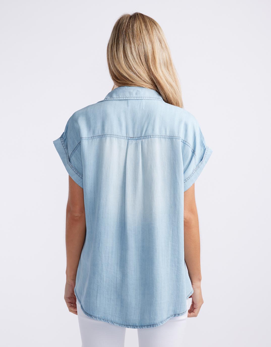 White & Co. Amber Vintage Denim Short Sleeve Shirt (Light Wash)