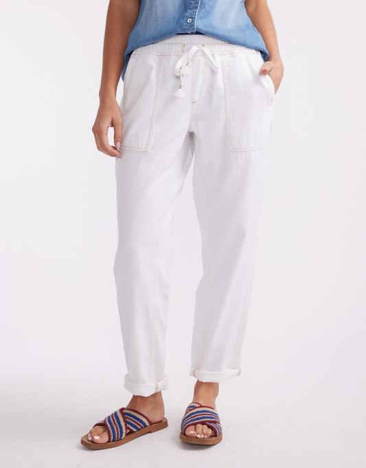 Image of a model wearing Pants. Productname: Beach Comber Pant - in White colour by brand - White & Co.