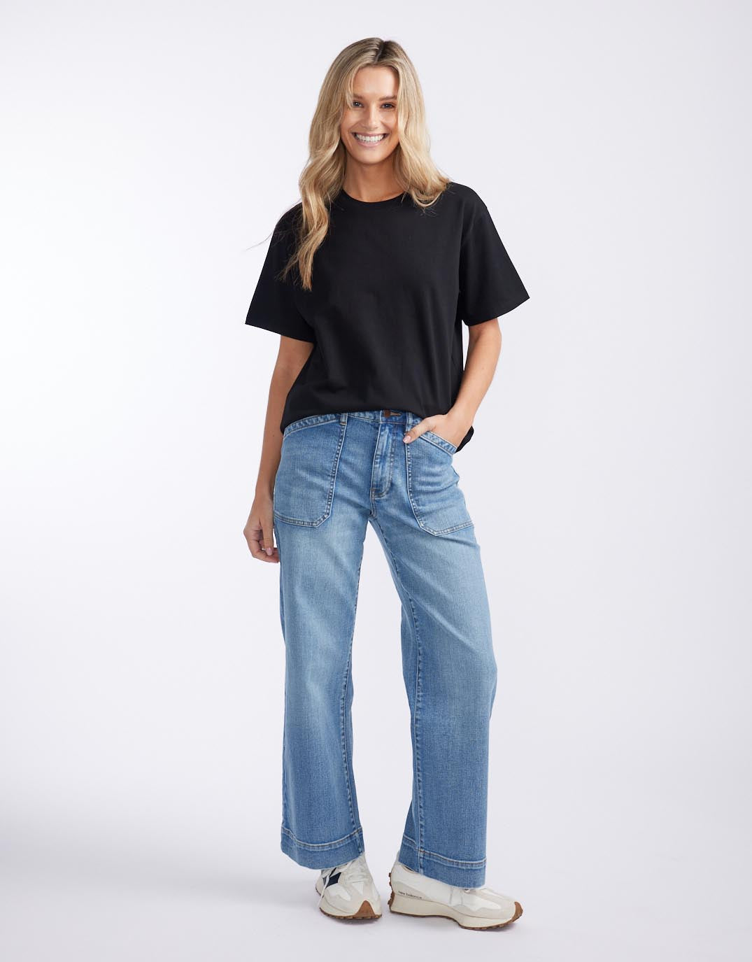 White & Co. Boyfriend Tee (Black)