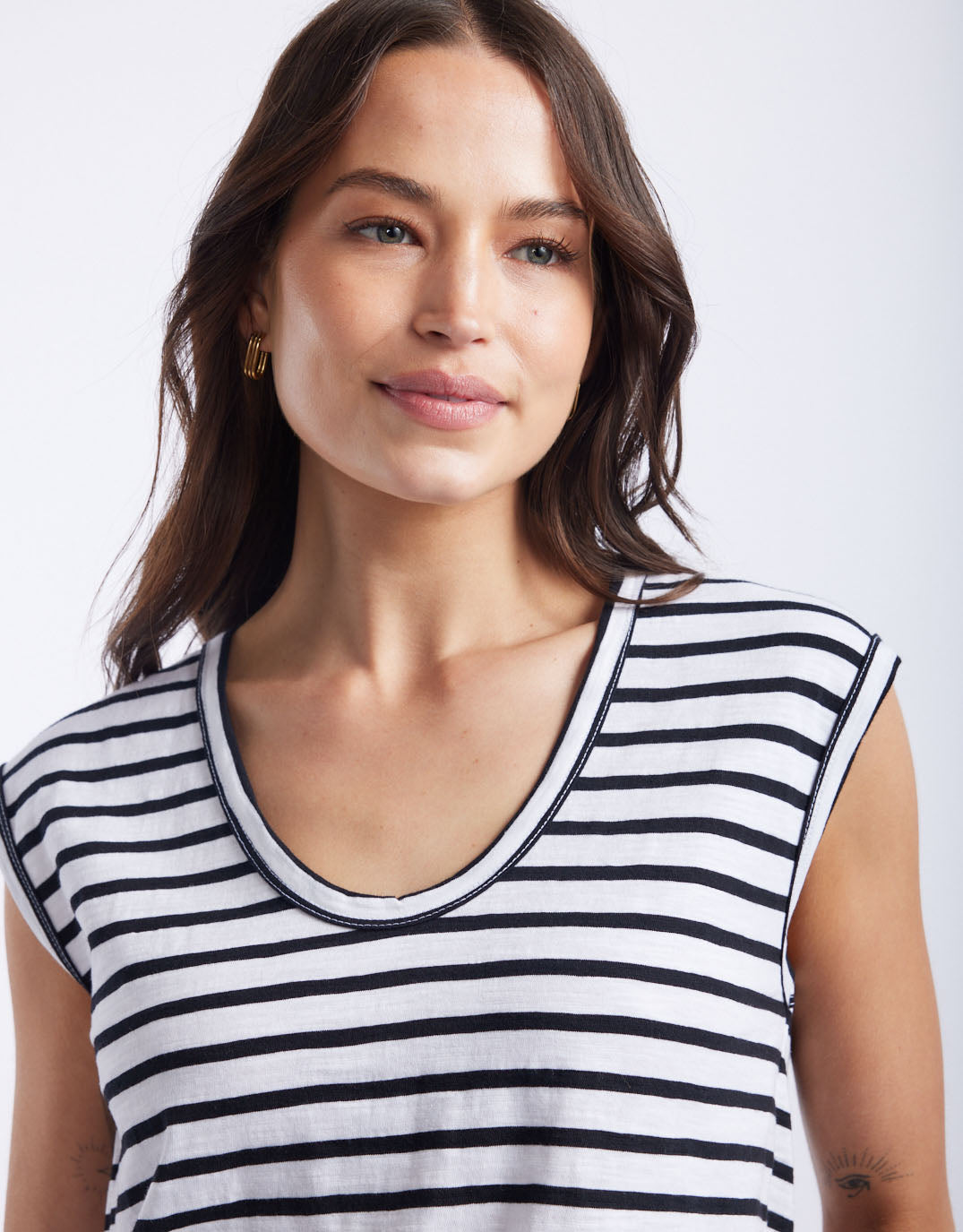 Cali Scoop Tank - (White/Black Stripe)