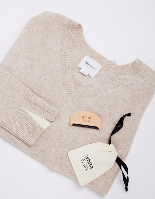 White & Co. Cashmere Comb (Natural)
