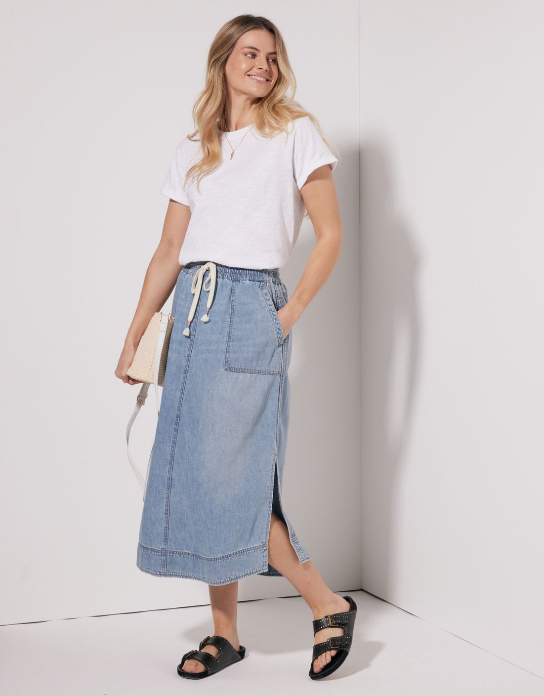 White & Co. Coco Midi Skirt (Mid Wash)