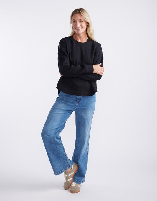 White & Co. Monogram Fleece Scoop Hem Sweat (Black)